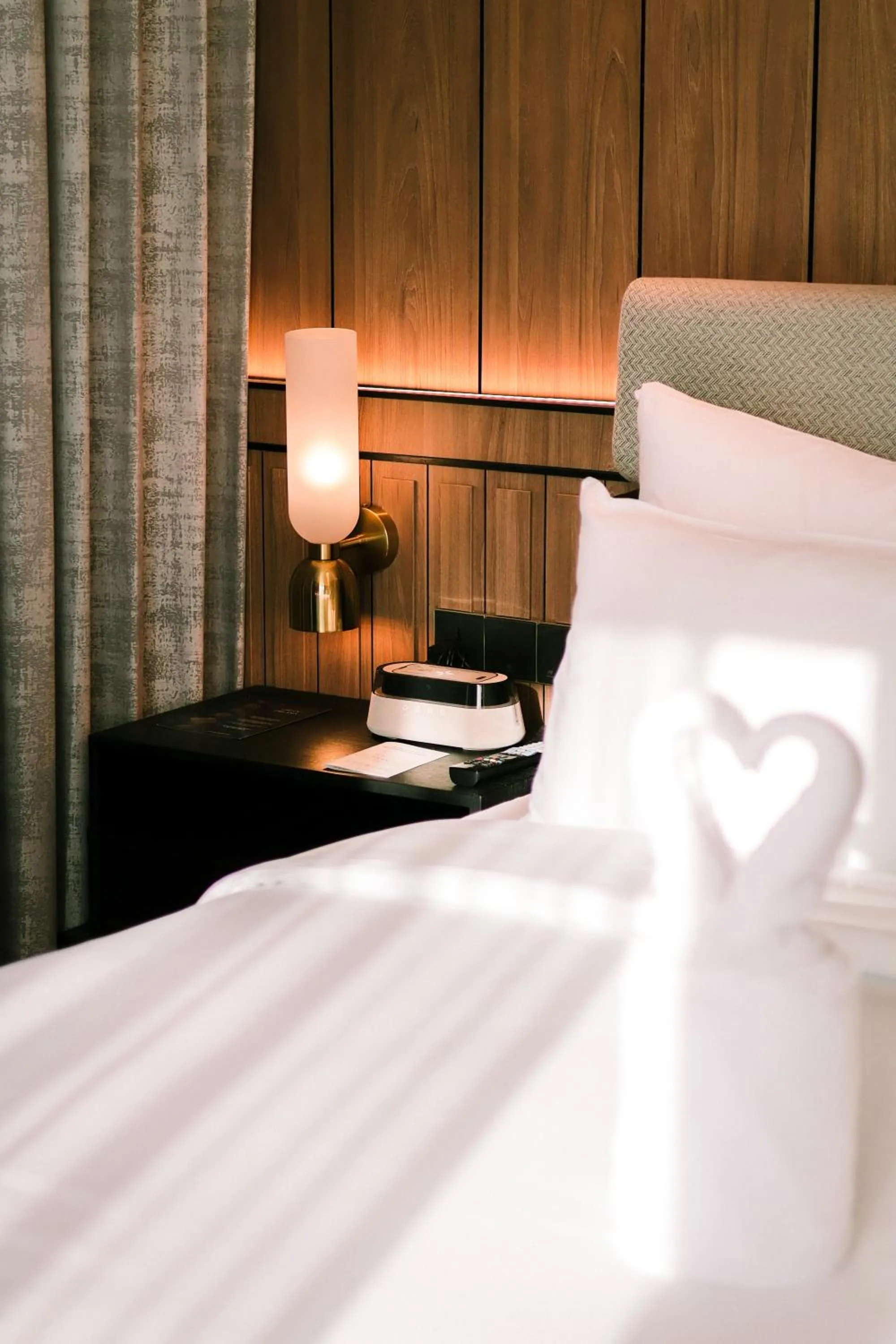 Bed in Grand Mercure Batam Centre