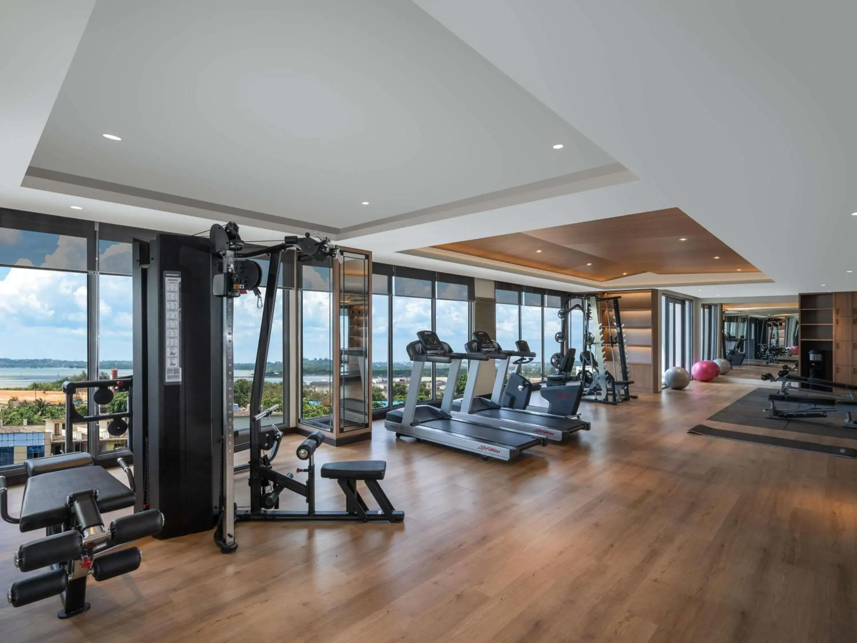 Fitness centre/facilities in Grand Mercure Batam Centre Fitness centre/facilities in Grand Mercure Batam Centre