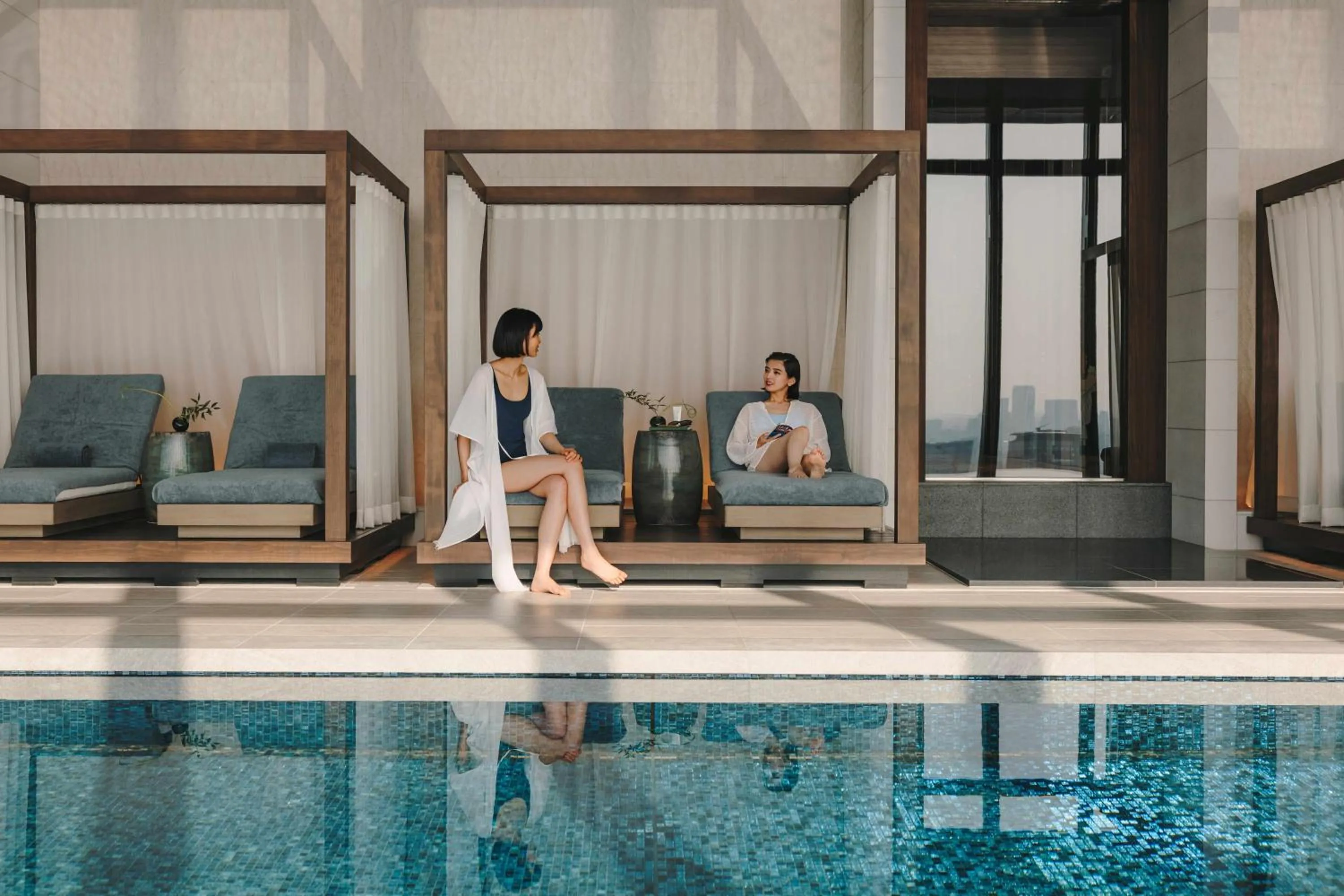 Swimming pool in Fairmont Tokyo