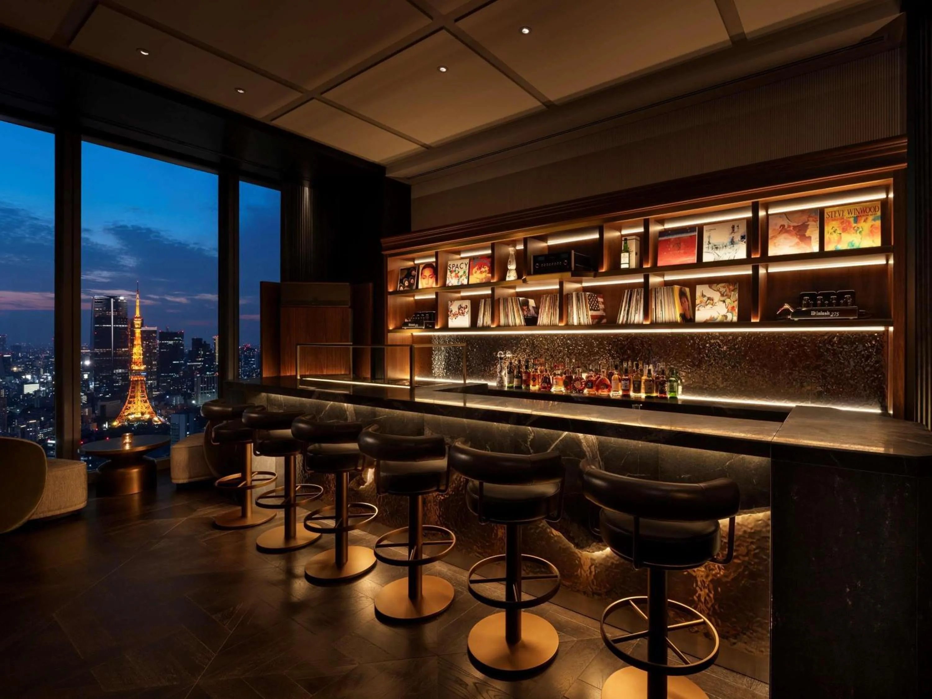 Lounge or bar in Fairmont Tokyo