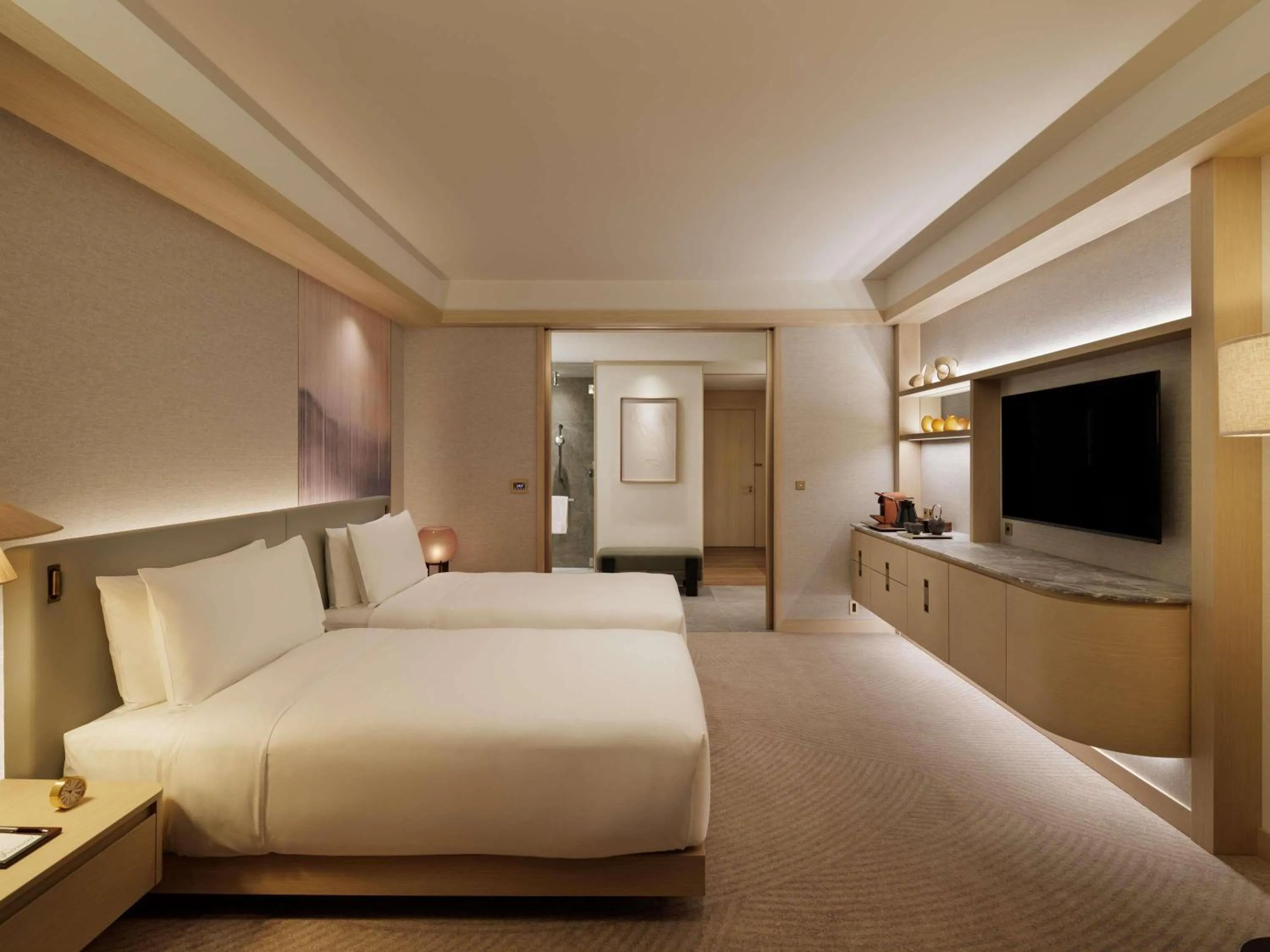 Bedroom, Bed in Fairmont Tokyo