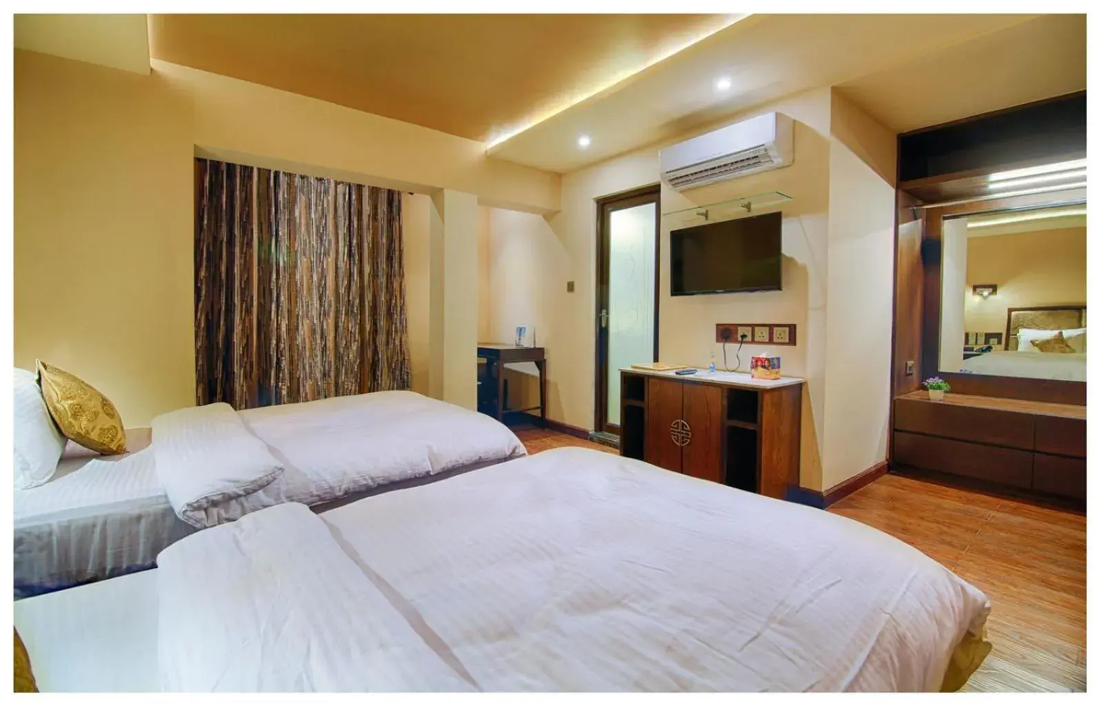 TV and multimedia, Bed in Divinity by Audra Hotels TV and multimedia, Bed in Divinity by Audra Hotels