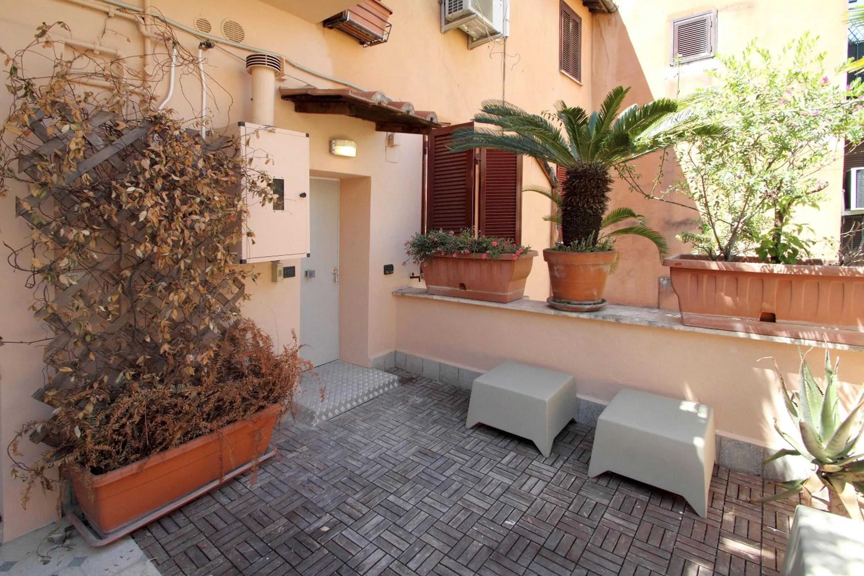 Property building in LHP Suite Roma Trastevere