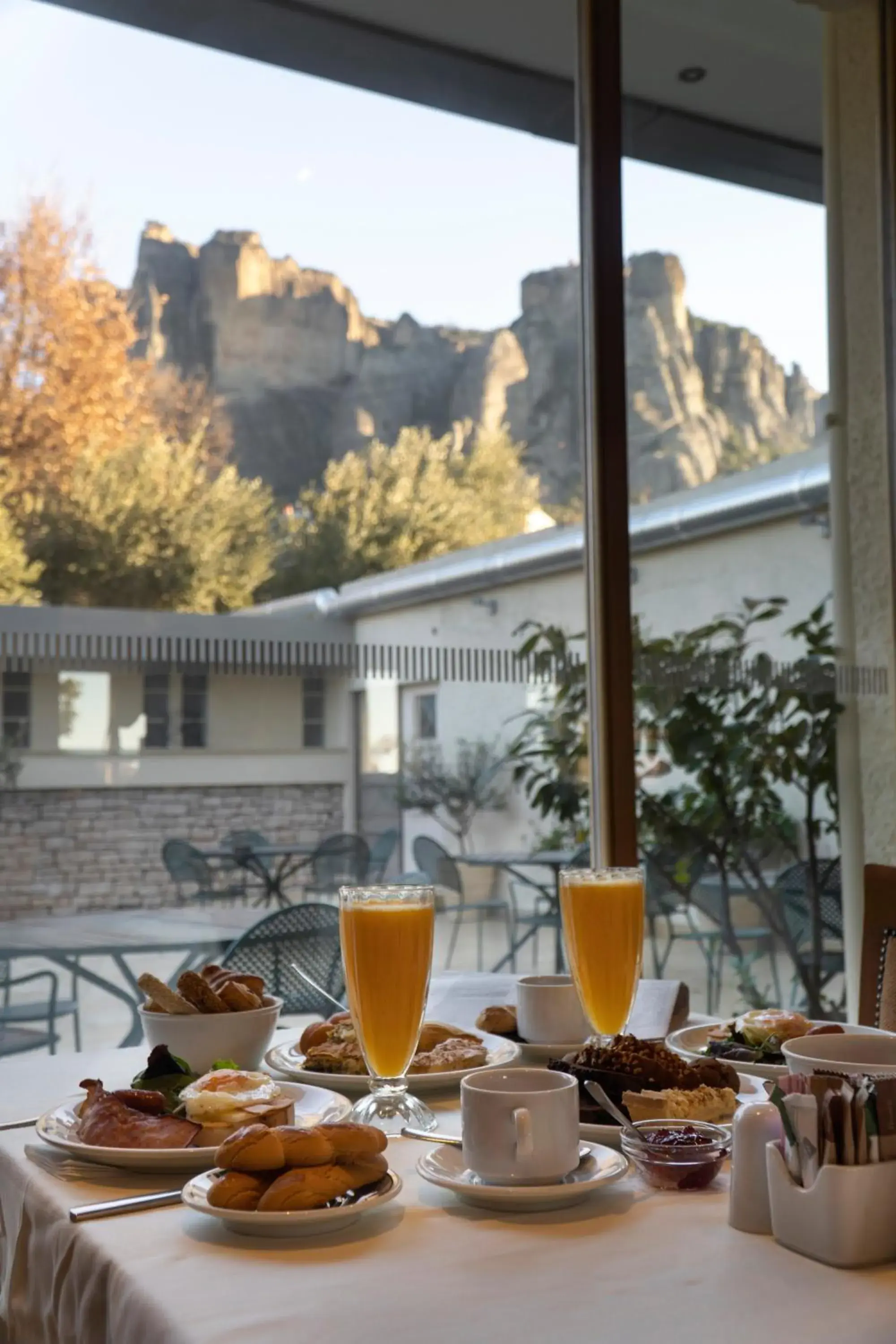 Restaurant/places to eat in Divani Meteora Hotel Restaurant/places to eat in Divani Meteora Hotel