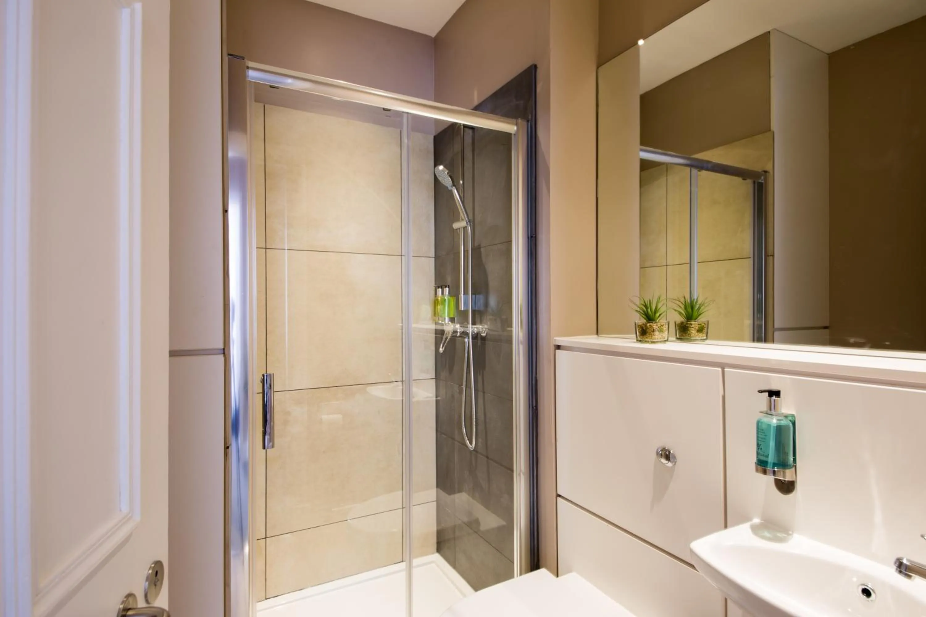 Shower in The Spires Serviced Apartments Edinburgh