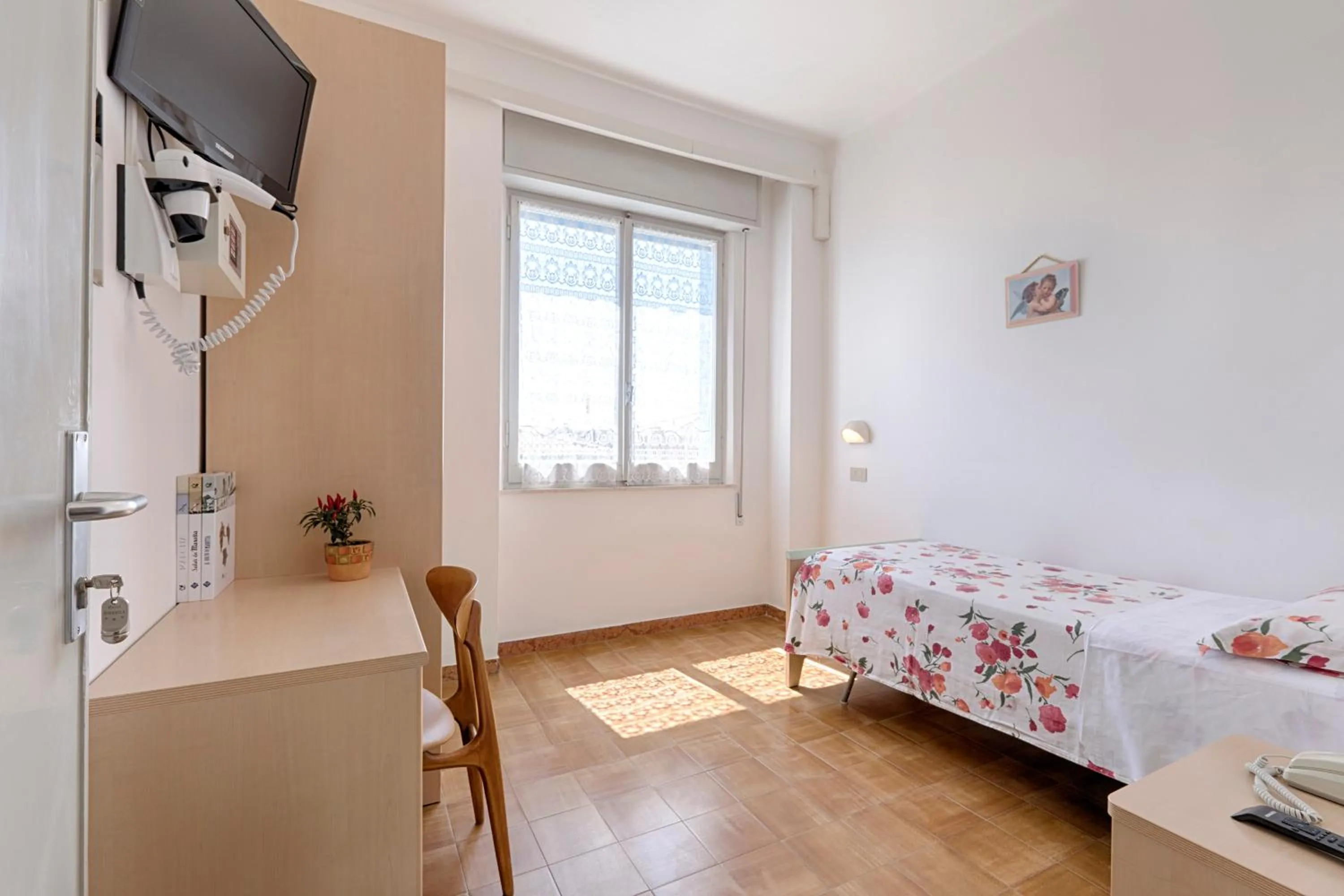 Photo of the whole room in Hotel Dinarica