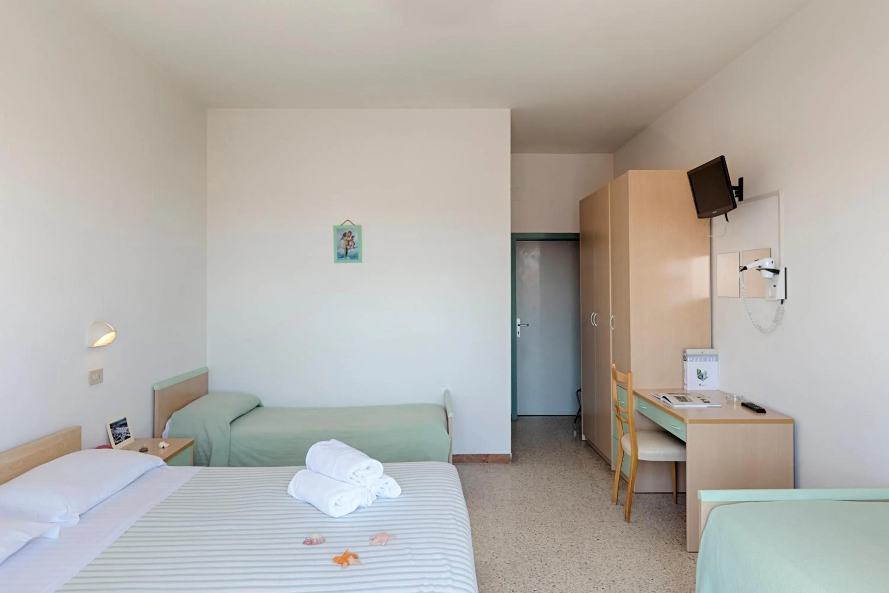 Photo of the whole room in Hotel Dinarica