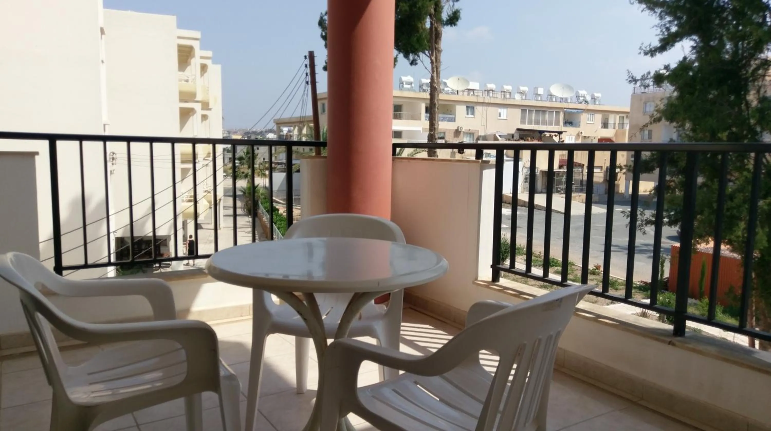 Balcony/Terrace in New York Plaza Hotel Apartments