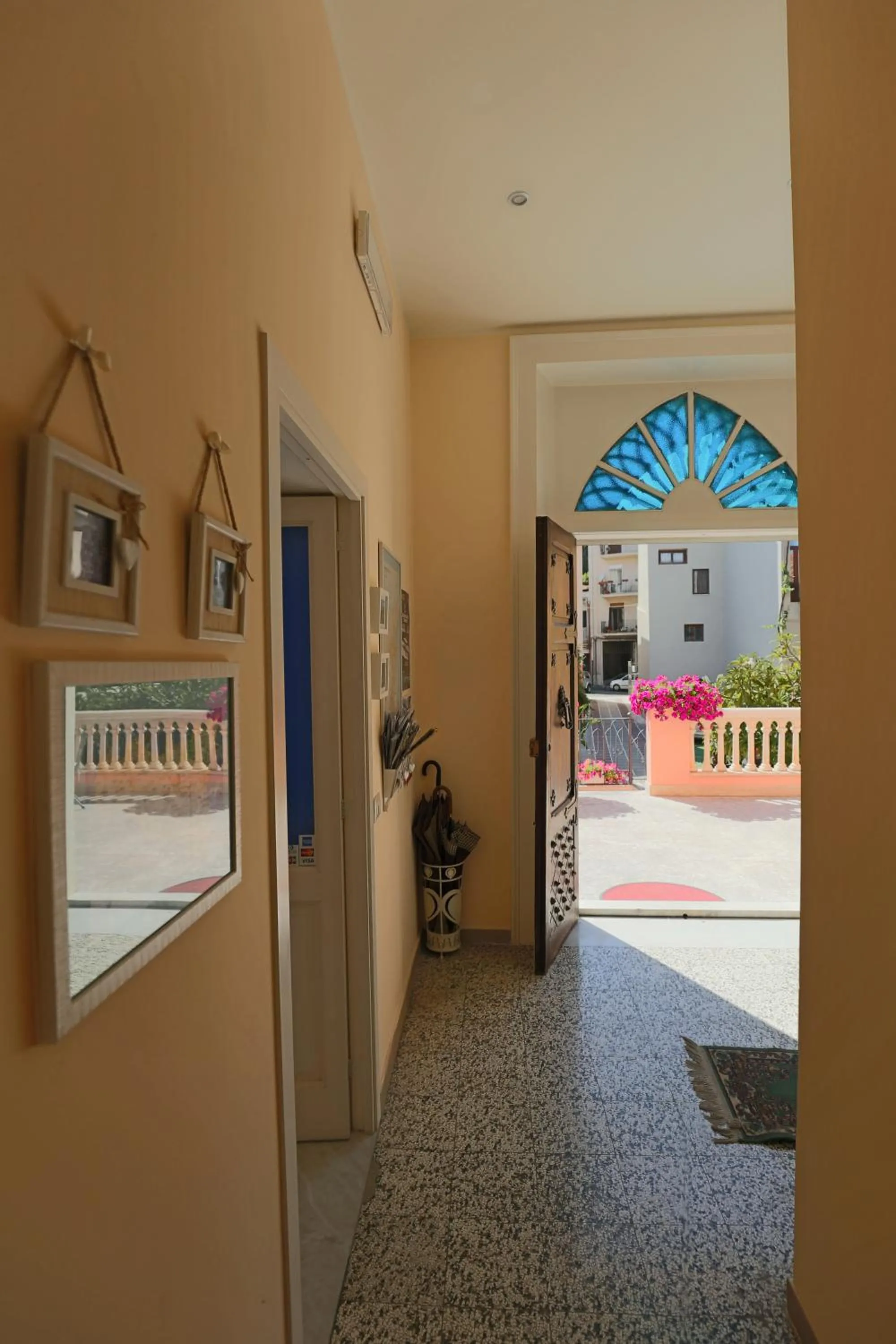 Decorative detail in B&B Villa Raineri