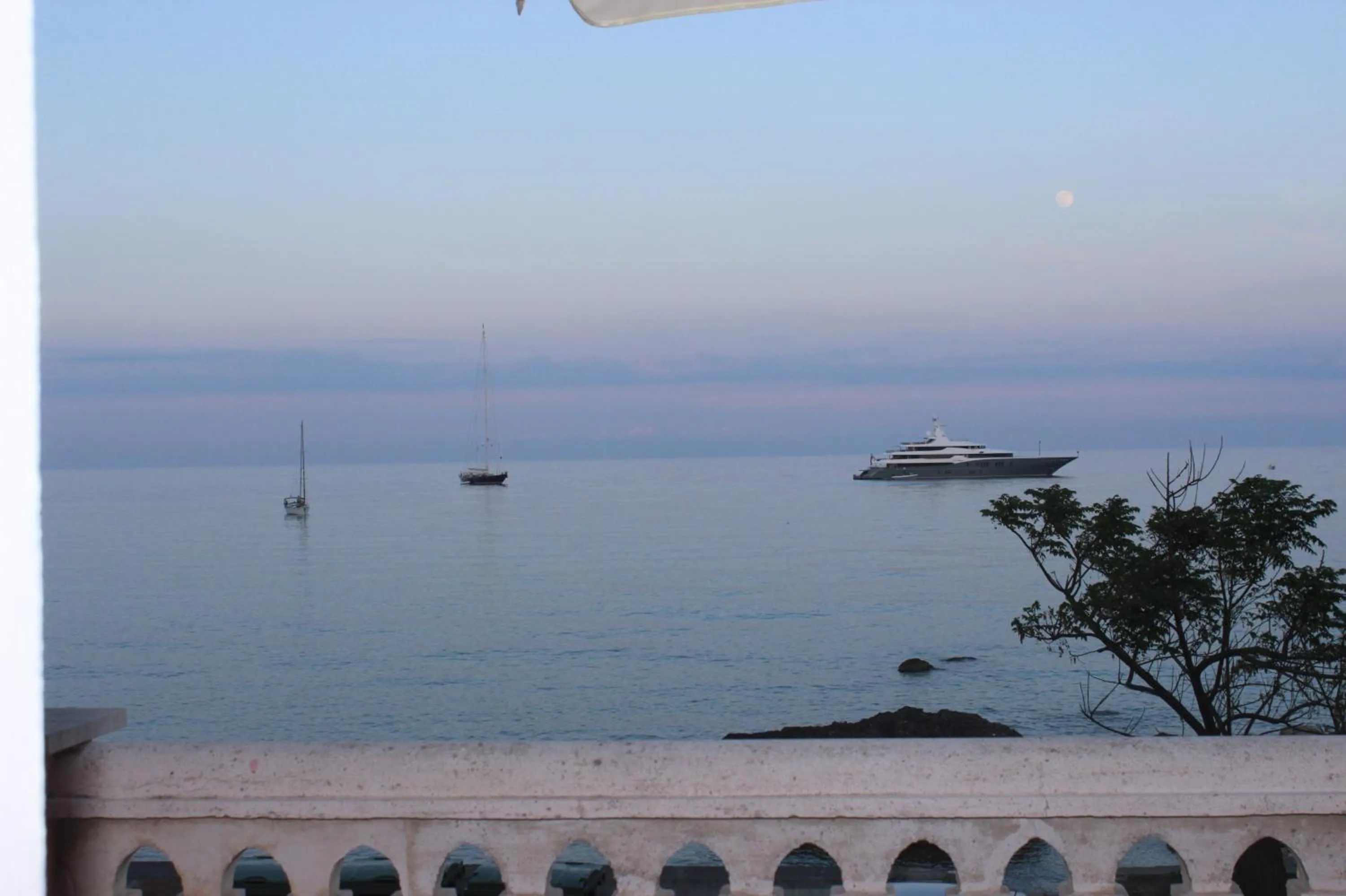 Sea view in B&B Villa Raineri