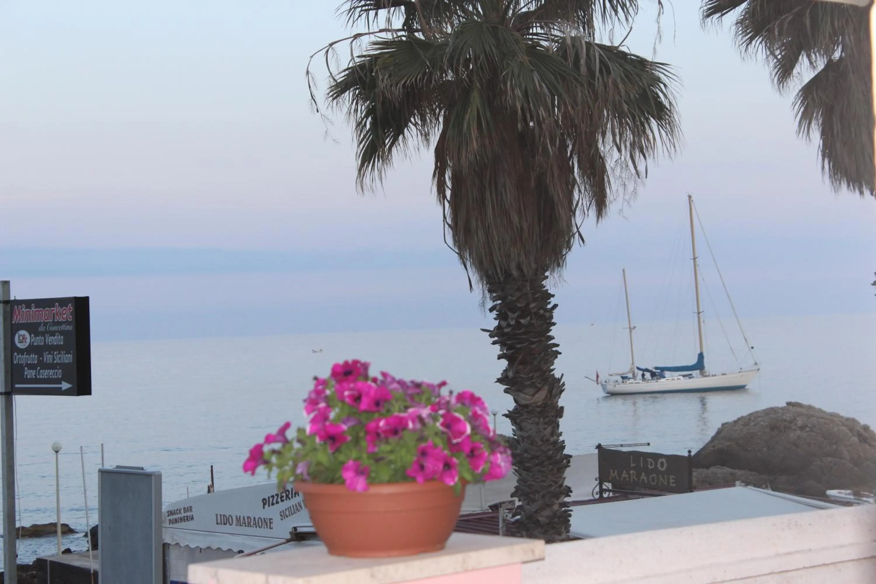 Sea view in B&B Villa Raineri