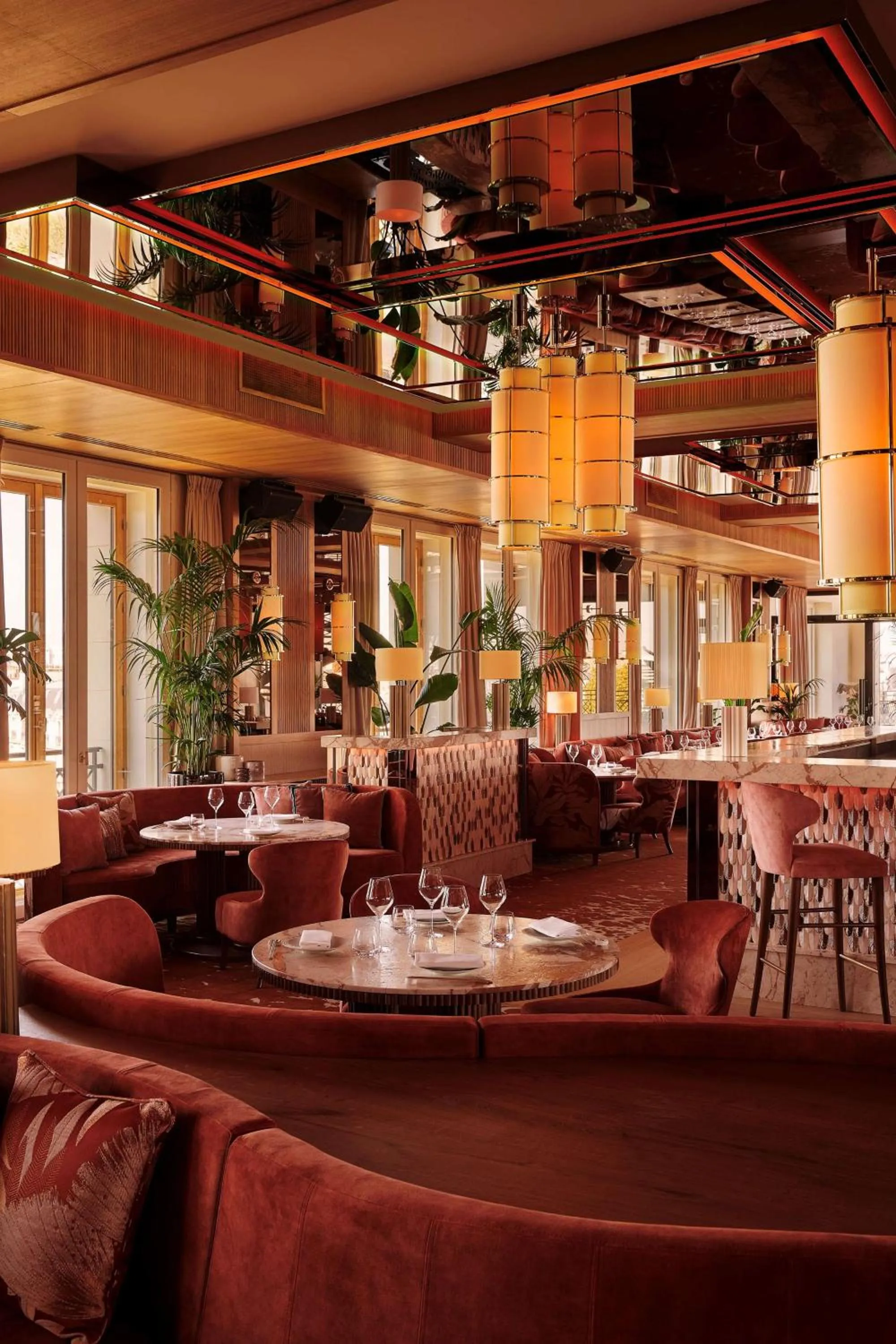 Restaurant/places to eat in Hotel SAX Paris, LXR Hotels & Resorts