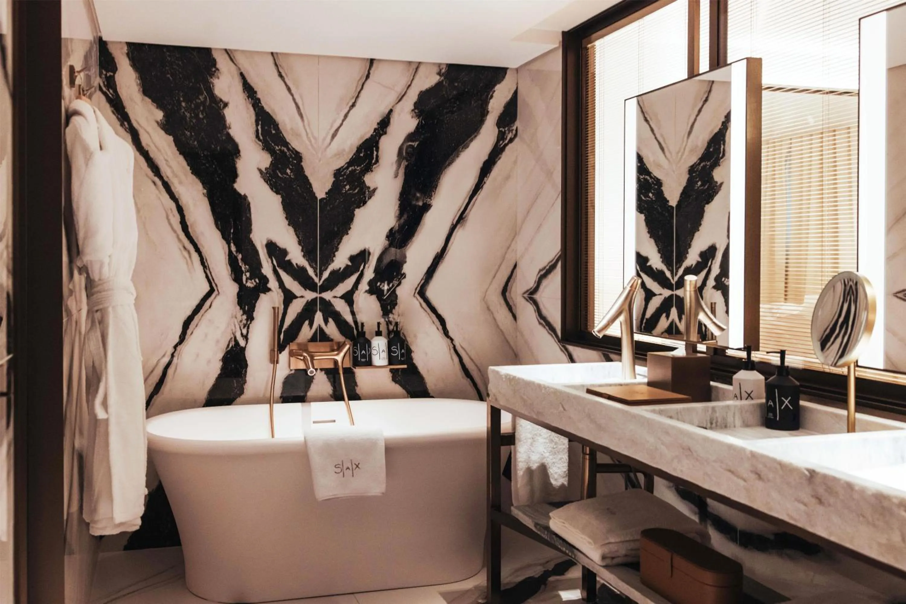 Bathroom in Hotel SAX Paris, LXR Hotels & Resorts