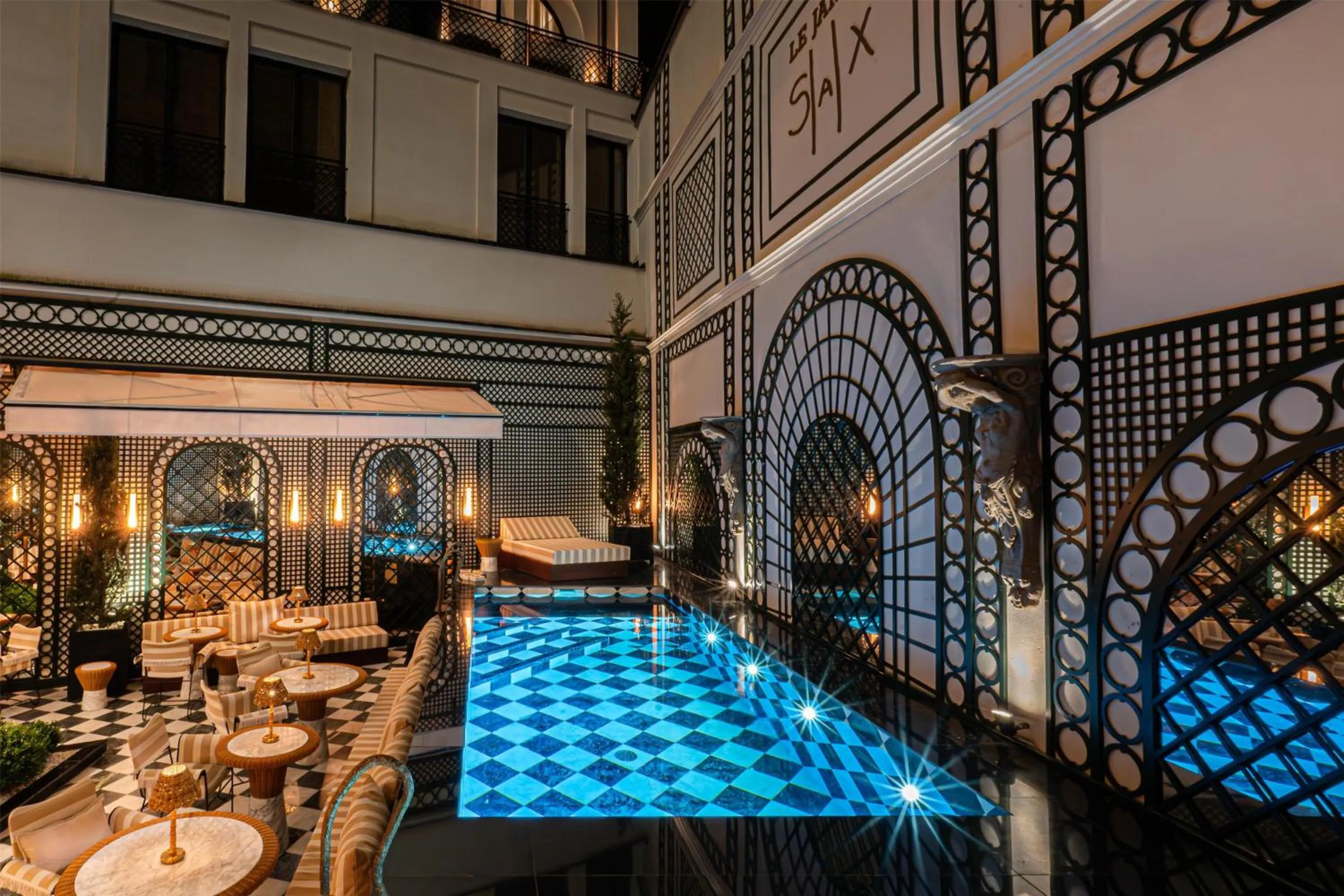 Restaurant/places to eat in Hotel SAX Paris, LXR Hotels & Resorts