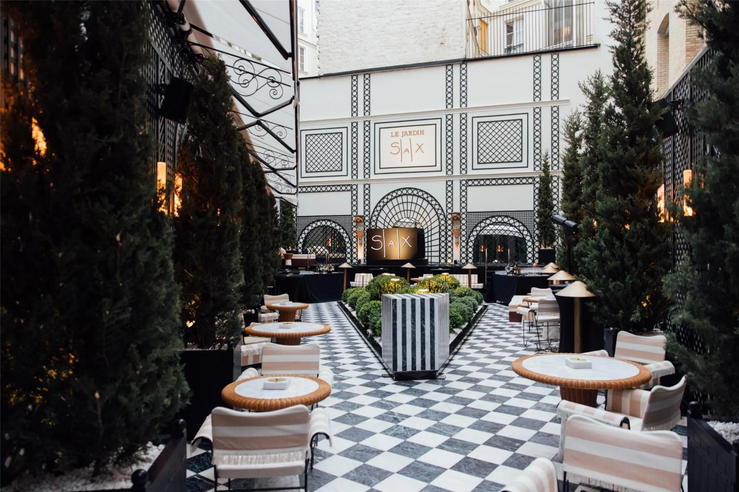 Lobby or reception in Hotel SAX Paris, LXR Hotels & Resorts