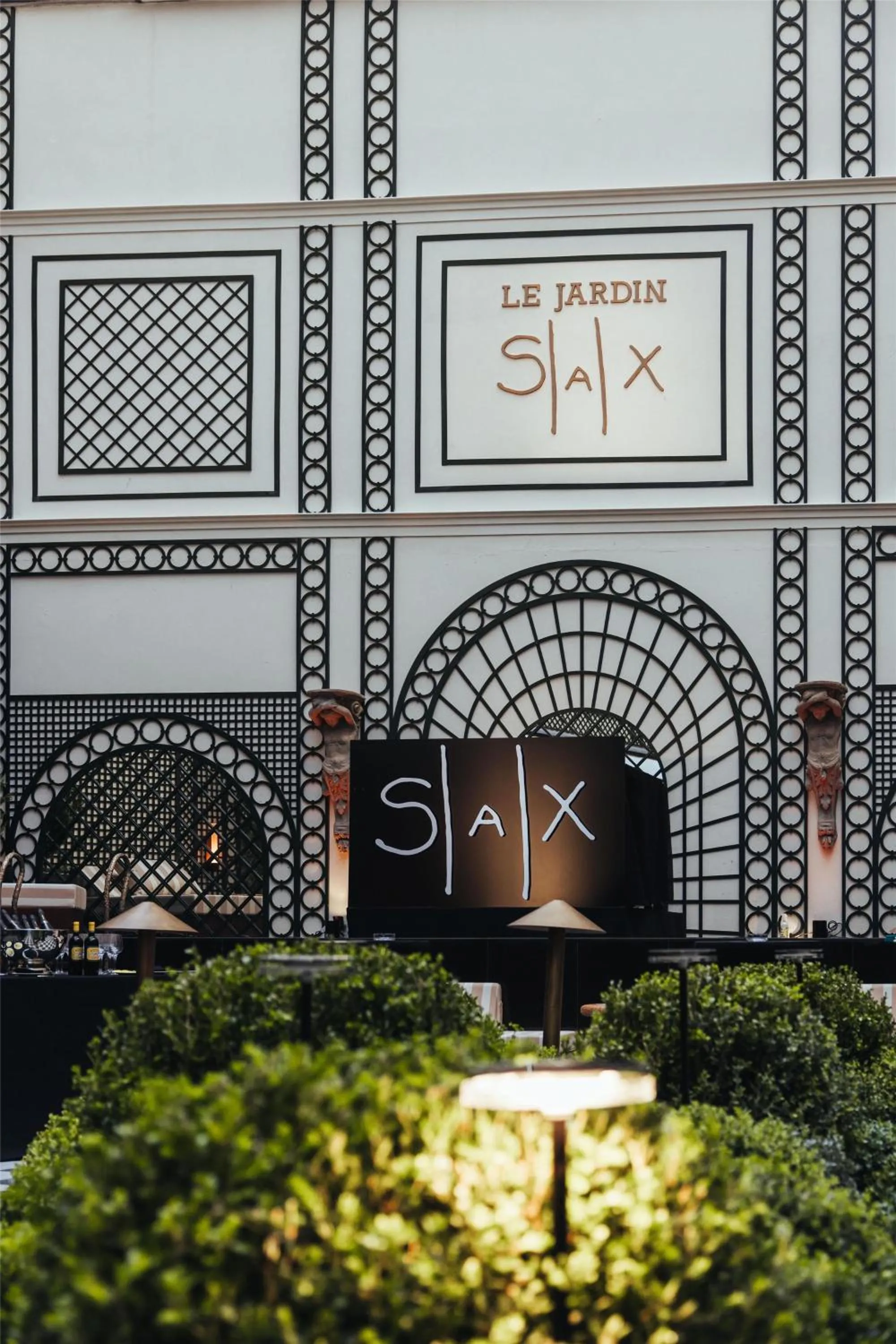Lobby or reception in Hotel SAX Paris, LXR Hotels & Resorts