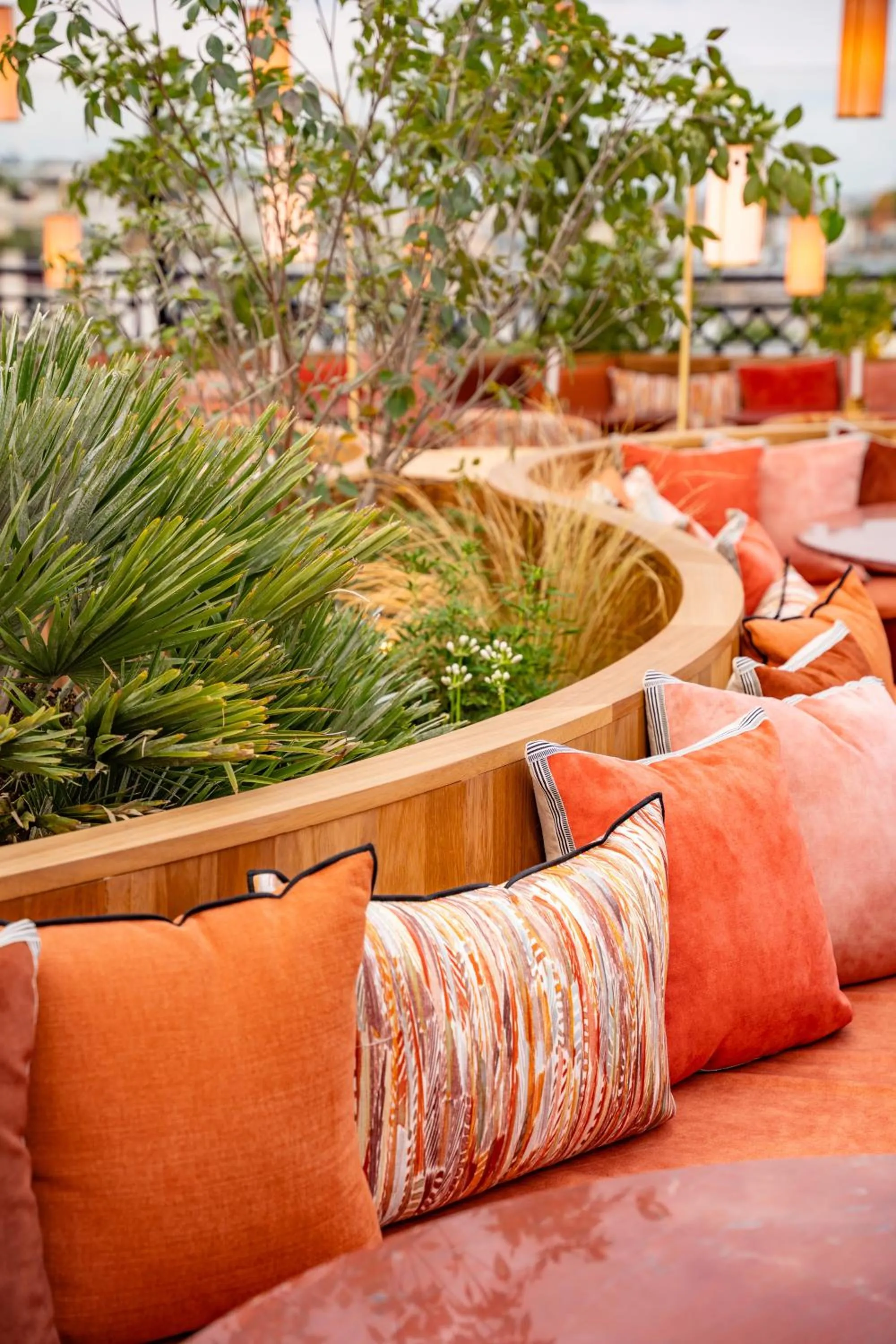 Restaurant/places to eat in Hotel SAX Paris, LXR Hotels & Resorts