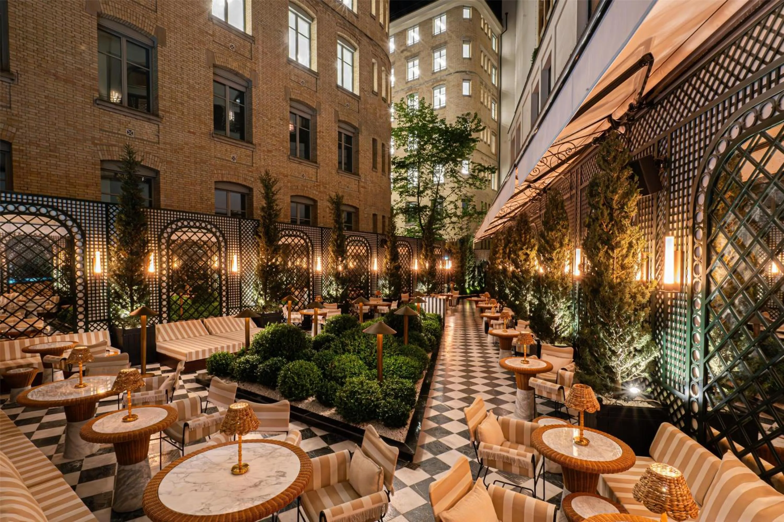 Restaurant/places to eat in Hotel SAX Paris, LXR Hotels & Resorts