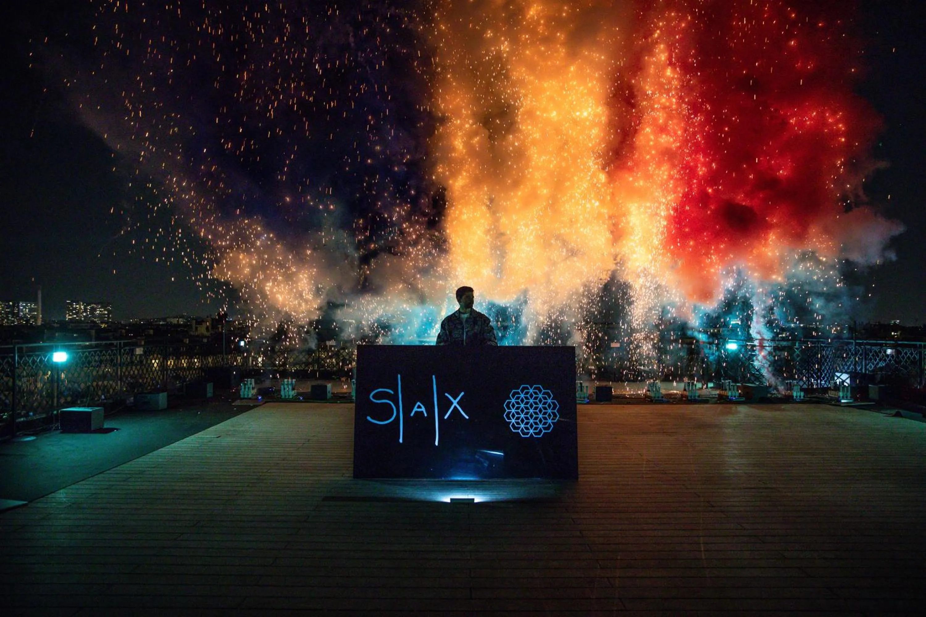 Evening entertainment in Hotel SAX Paris, LXR Hotels & Resorts