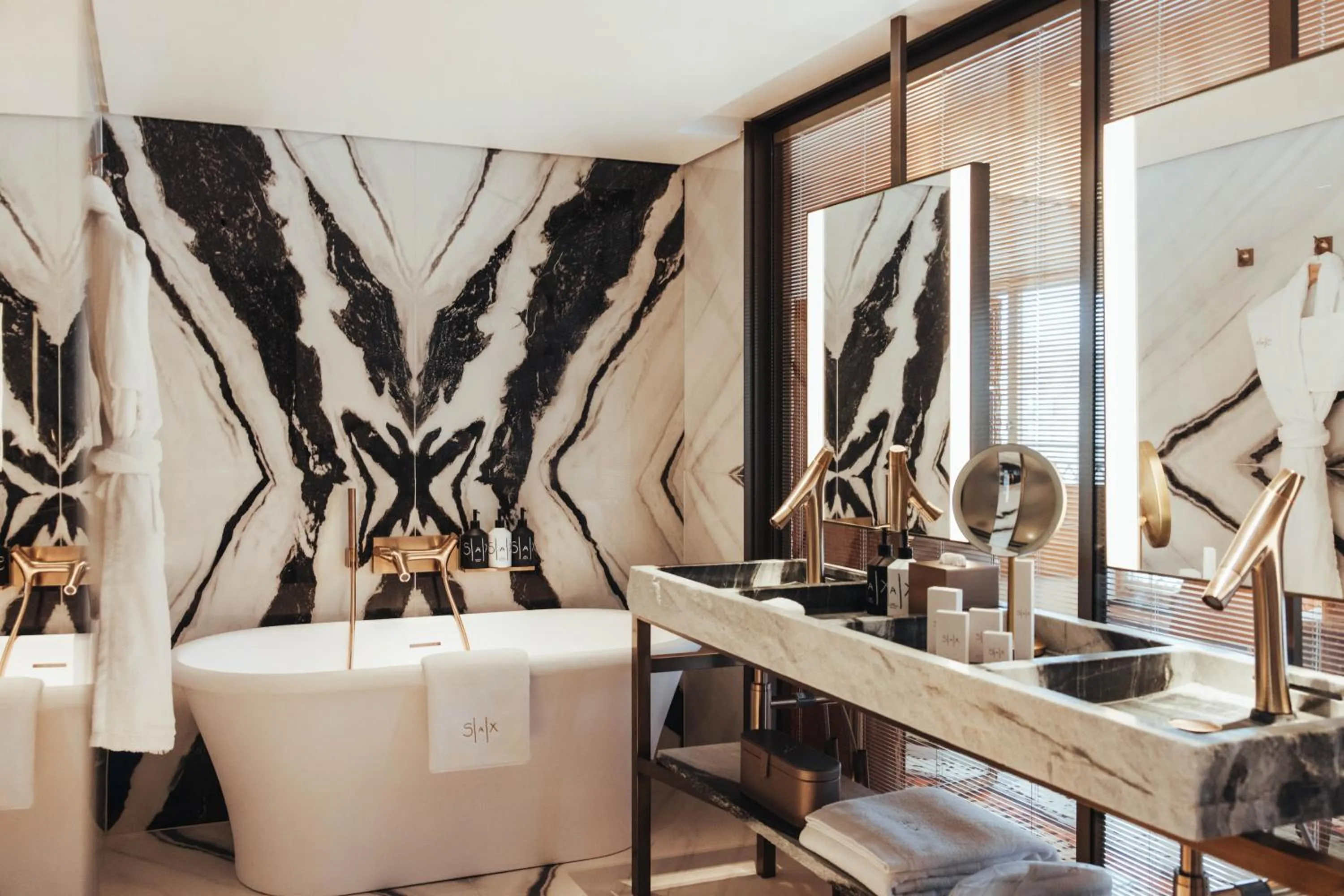 Bathroom in Hotel SAX Paris, LXR Hotels & Resorts