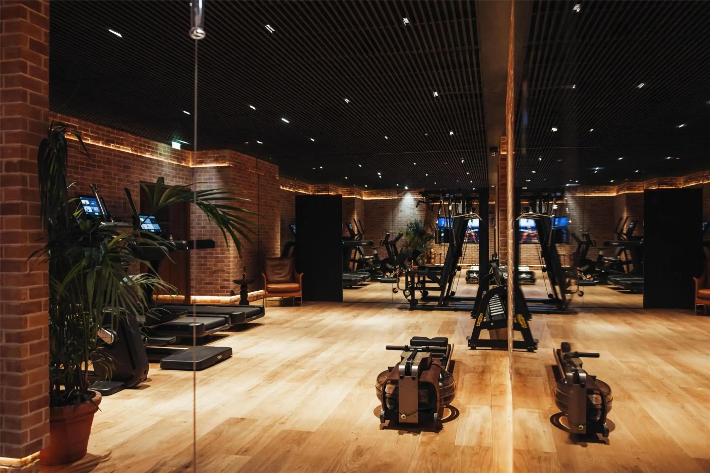 Fitness centre/facilities in Hotel SAX Paris, LXR Hotels & Resorts Fitness centre/facilities in Hotel SAX Paris, LXR Hotels & Resorts