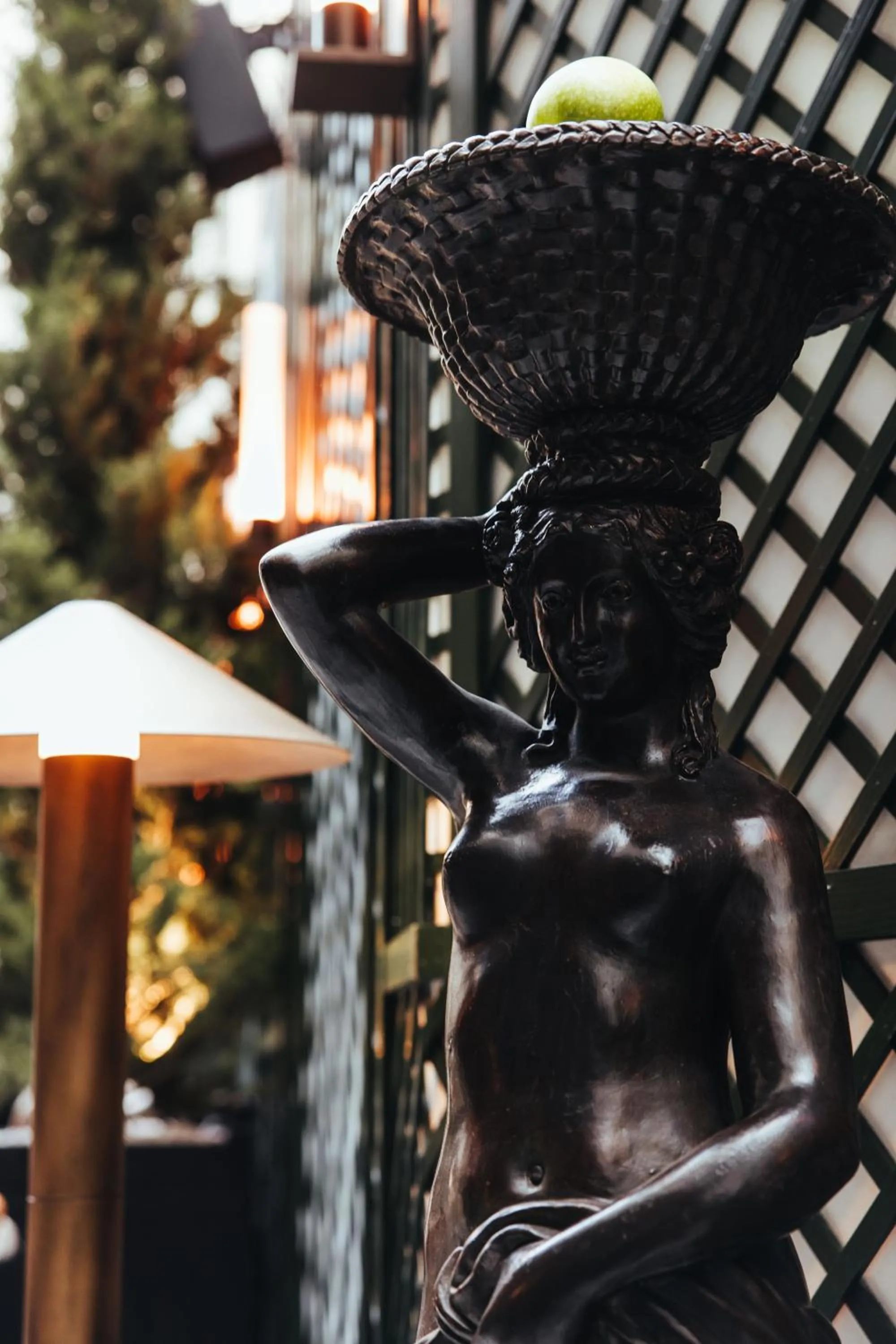 Garden in Hotel SAX Paris, LXR Hotels & Resorts