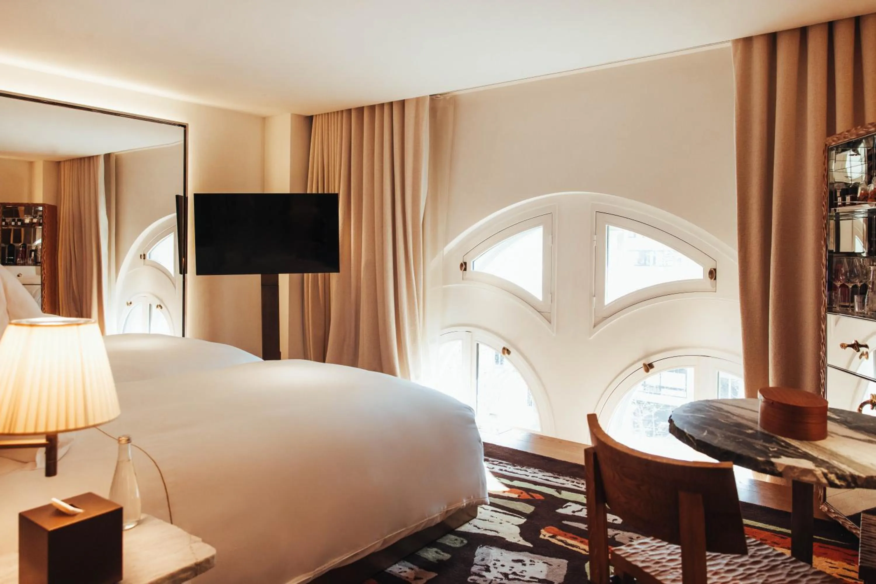 Bed in Hotel SAX Paris, LXR Hotels & Resorts