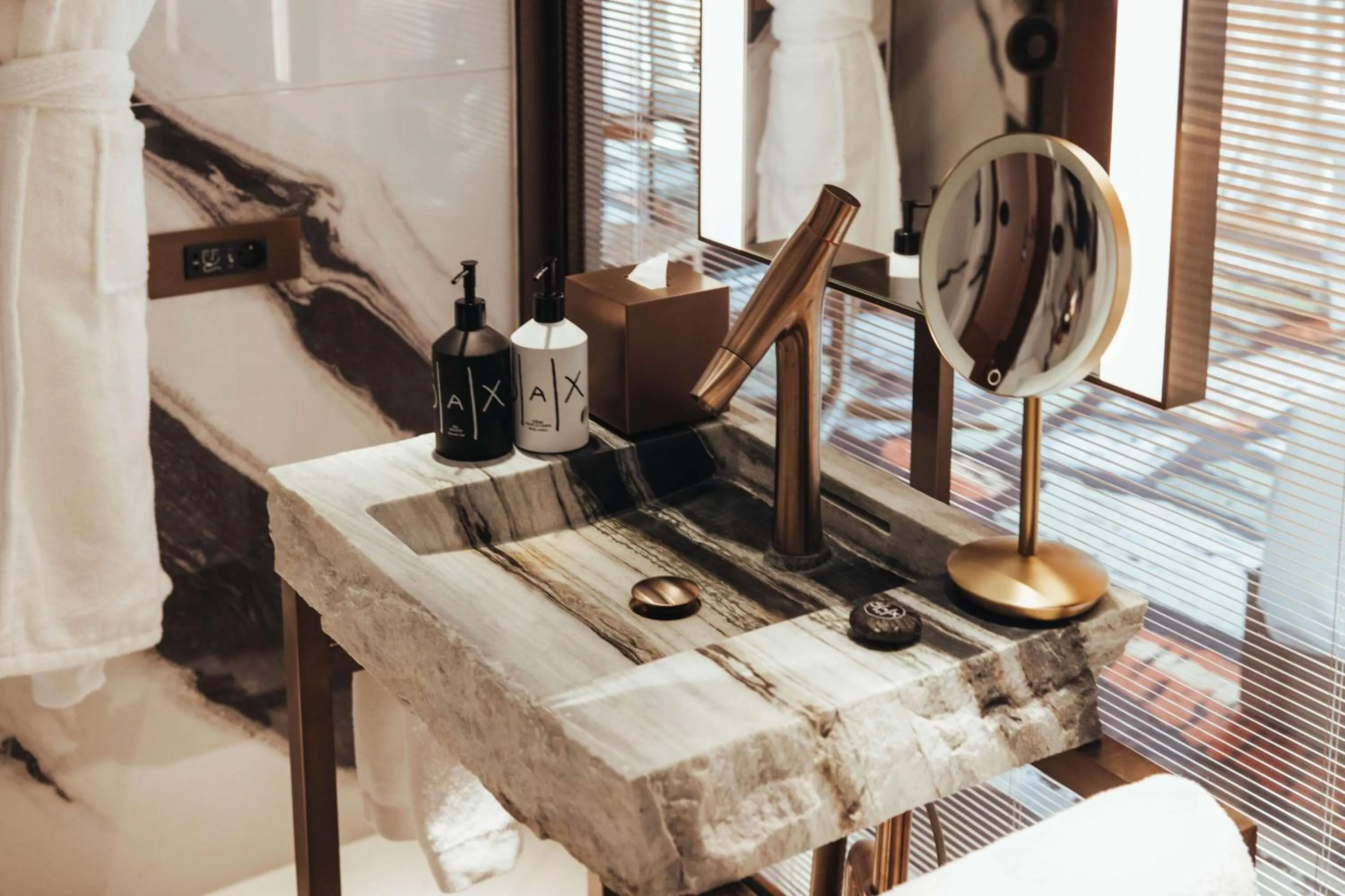 Bathroom in Hotel SAX Paris, LXR Hotels & Resorts