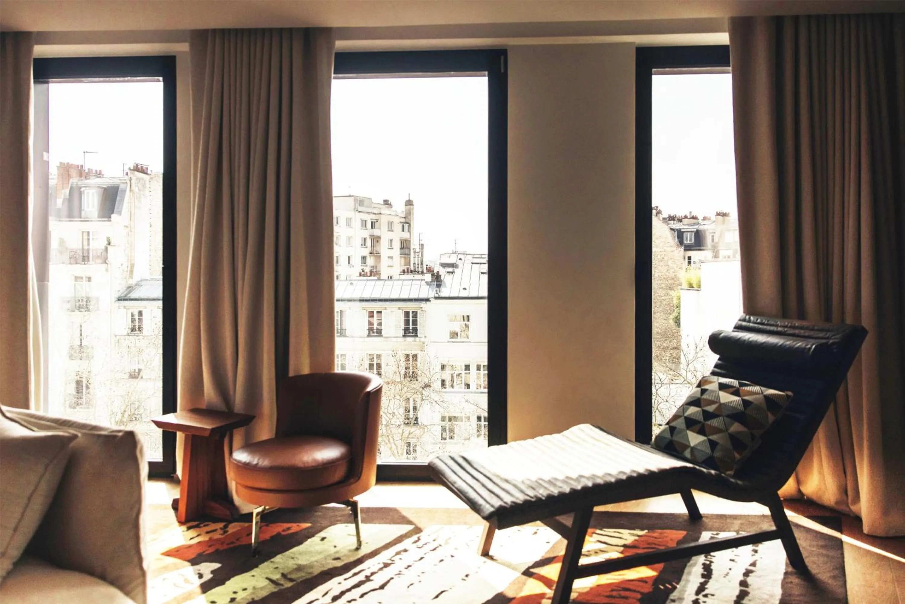 Living room in Hotel SAX Paris, LXR Hotels & Resorts