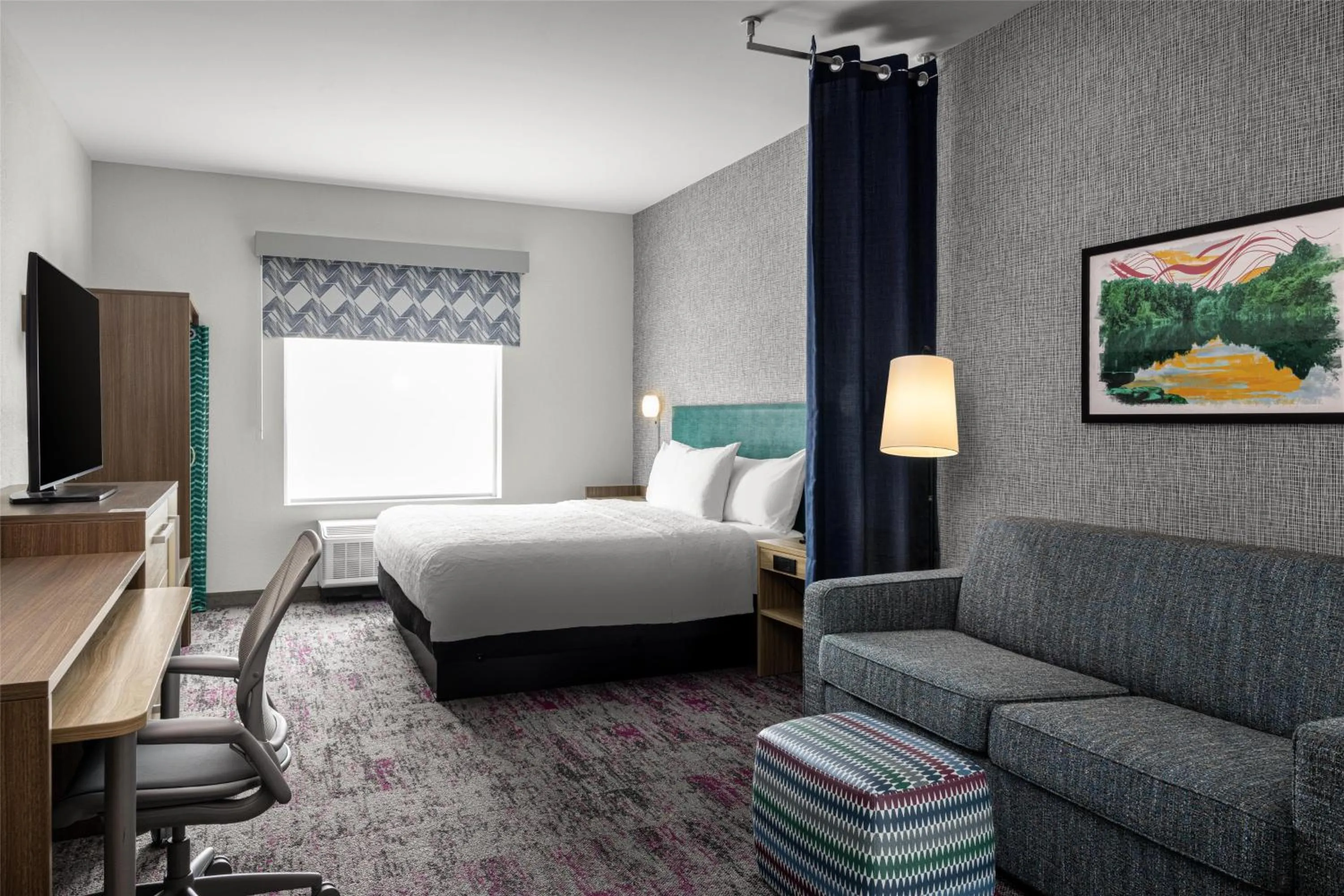 Living room, Bed in Home2 Suites By Hilton Dry Ridge