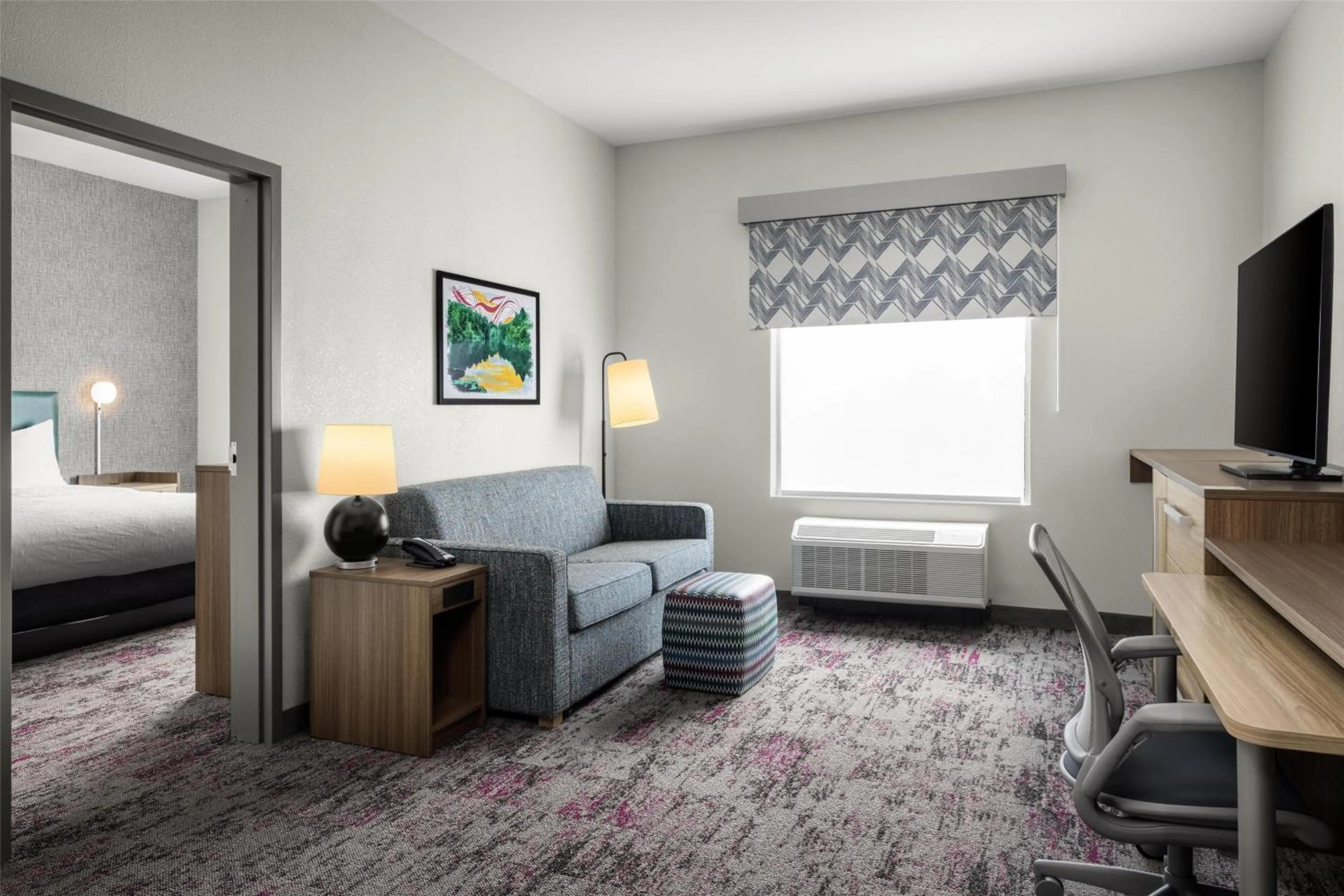 Living room, Bed in Home2 Suites By Hilton Dry Ridge