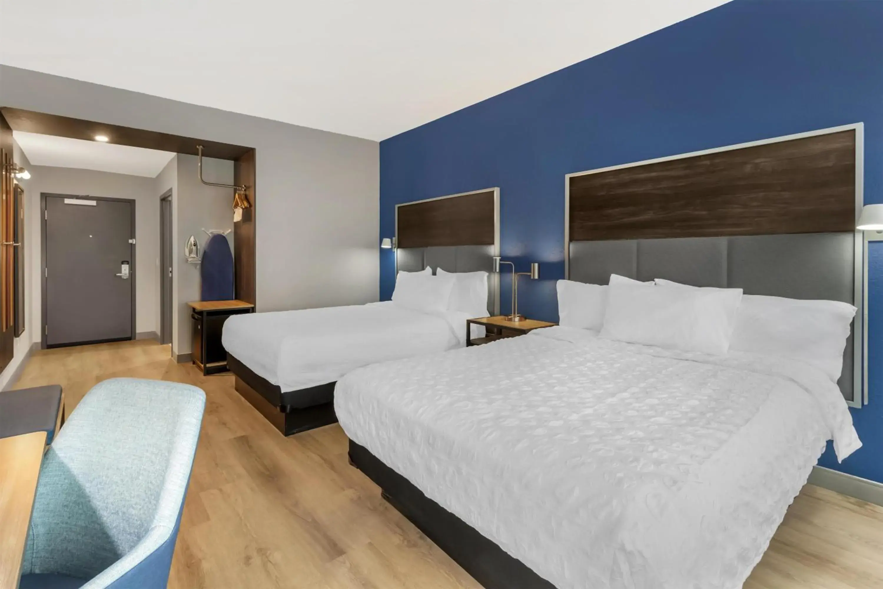 Queen Room with Two Queen Beds and Walk-In Shower in Tru By Hilton Goodlettsville Nashville Queen Room with Two Queen Beds and Walk-In Shower in Tru By Hilton Goodlettsville Nashville