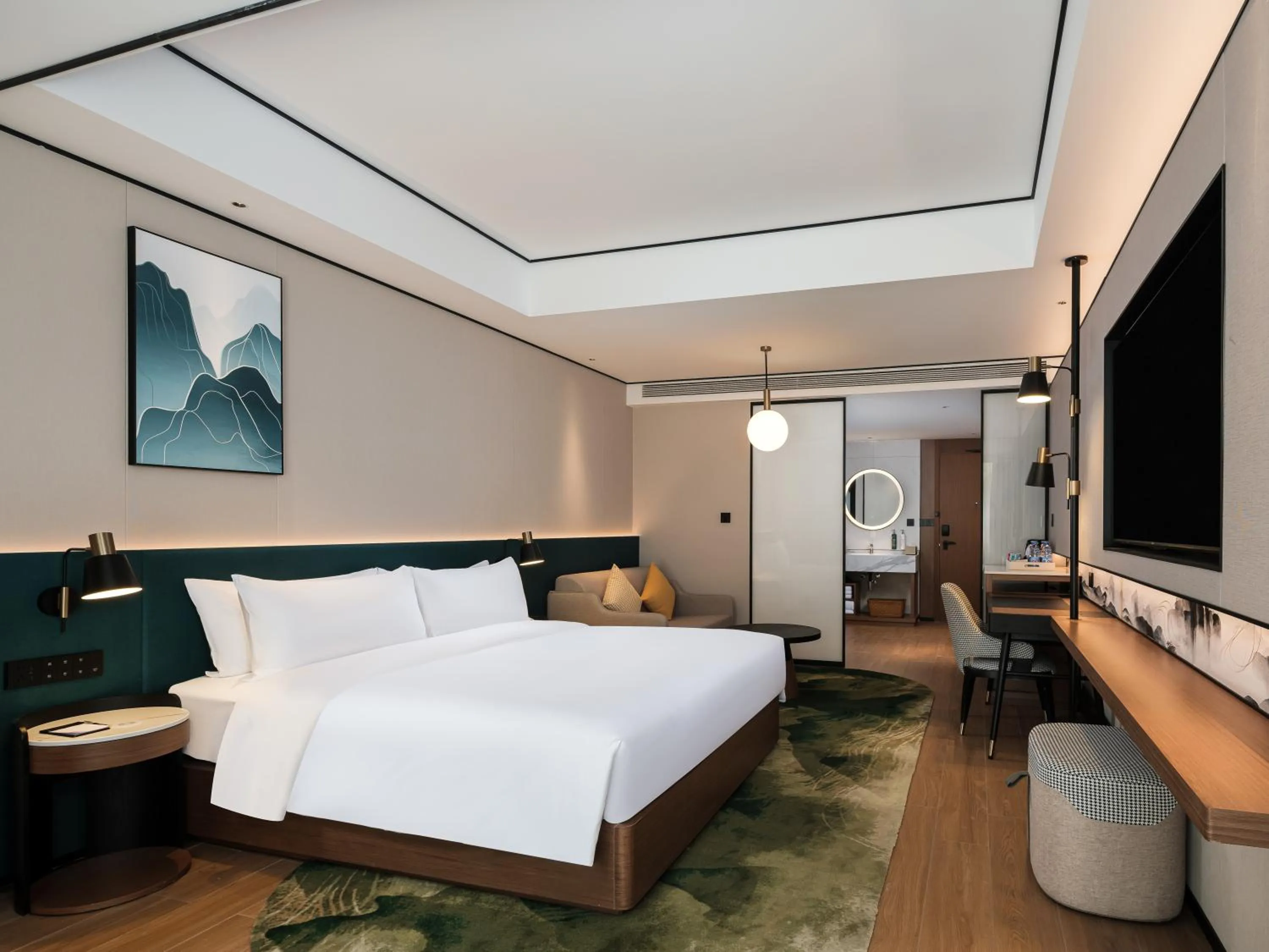 Photo of the whole room, Bed in Hilton Garden Inn Zhangjiajie Wulingyuan