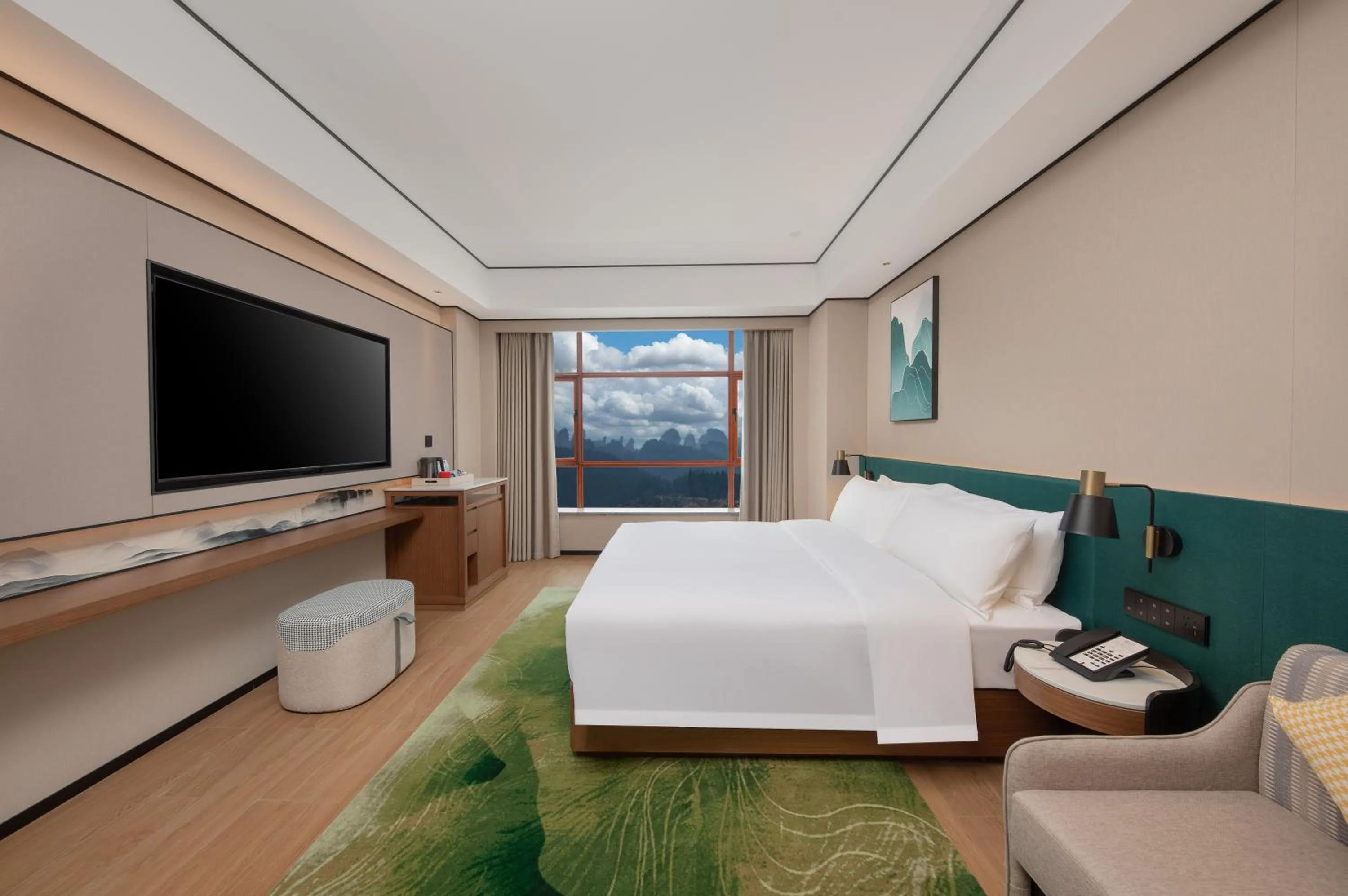 Property building, Bed in Hilton Garden Inn Zhangjiajie Wulingyuan