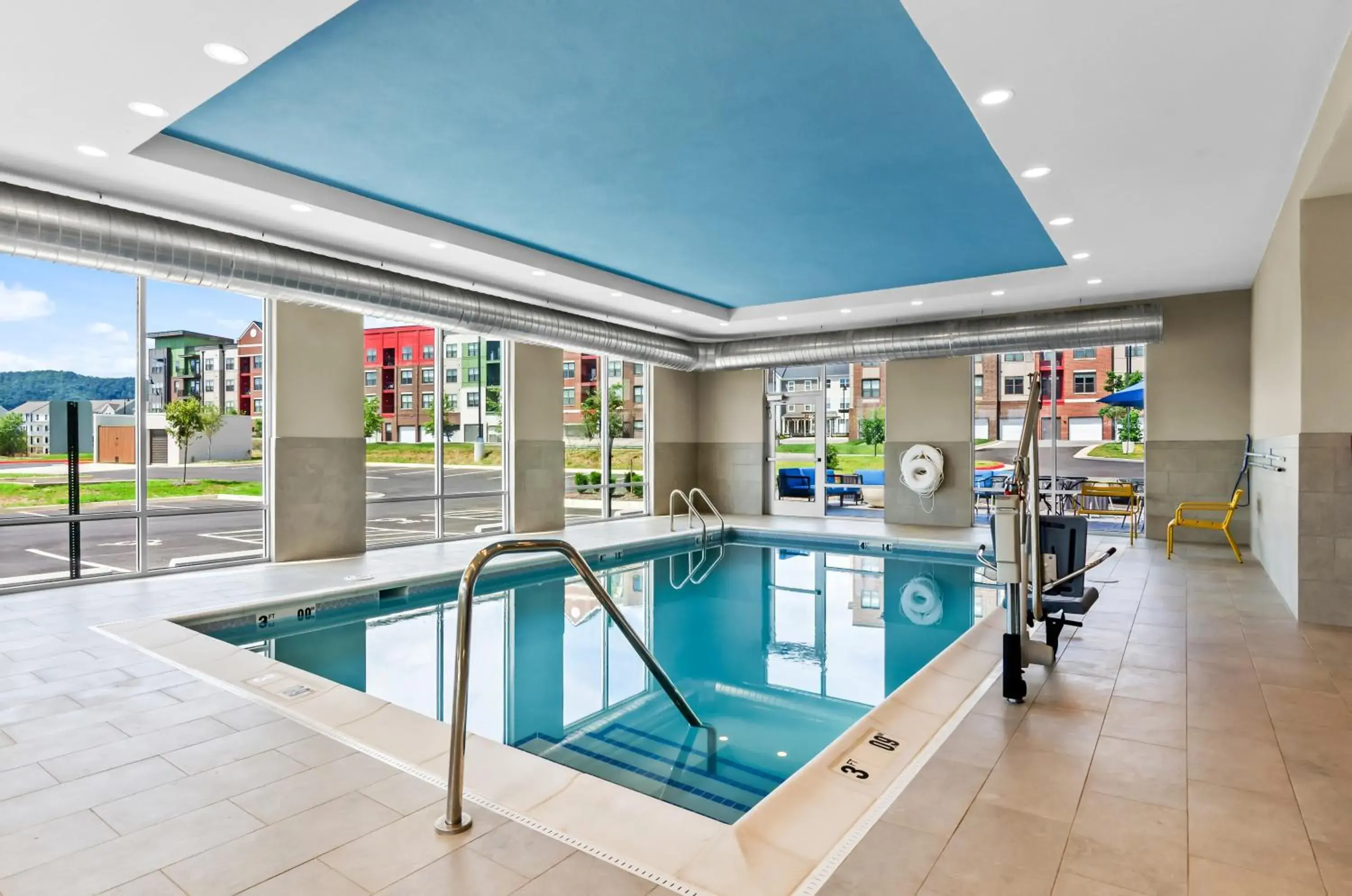 Swimming pool in Hampton Inn Daleville Swimming pool in Hampton Inn Daleville