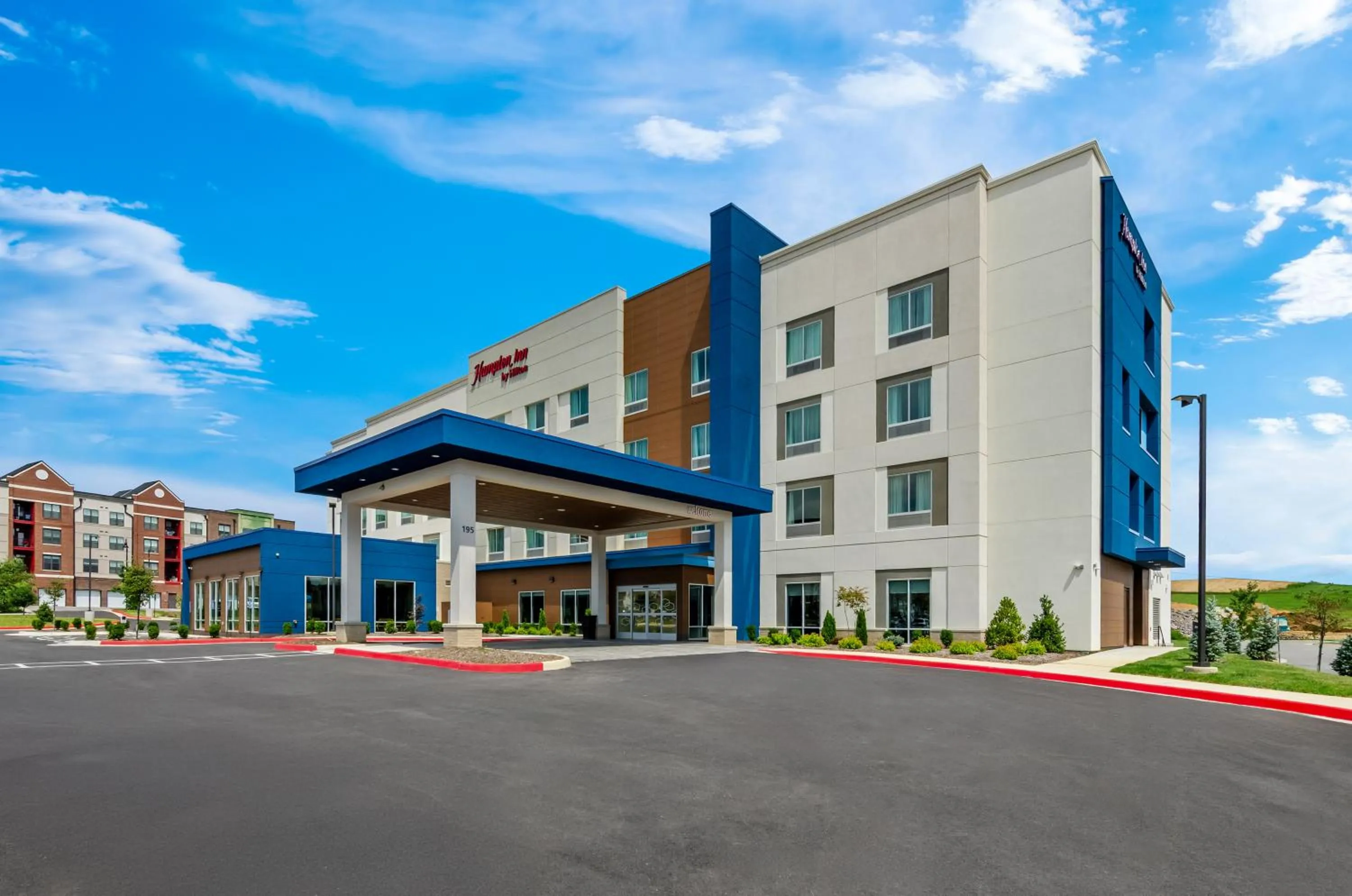 Property building in Hampton Inn Daleville