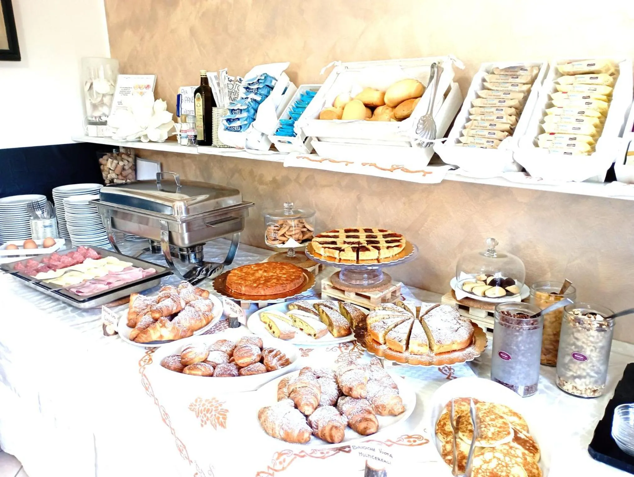 Food and drinks in Villa Gioiosa Beach & Water Park B&B