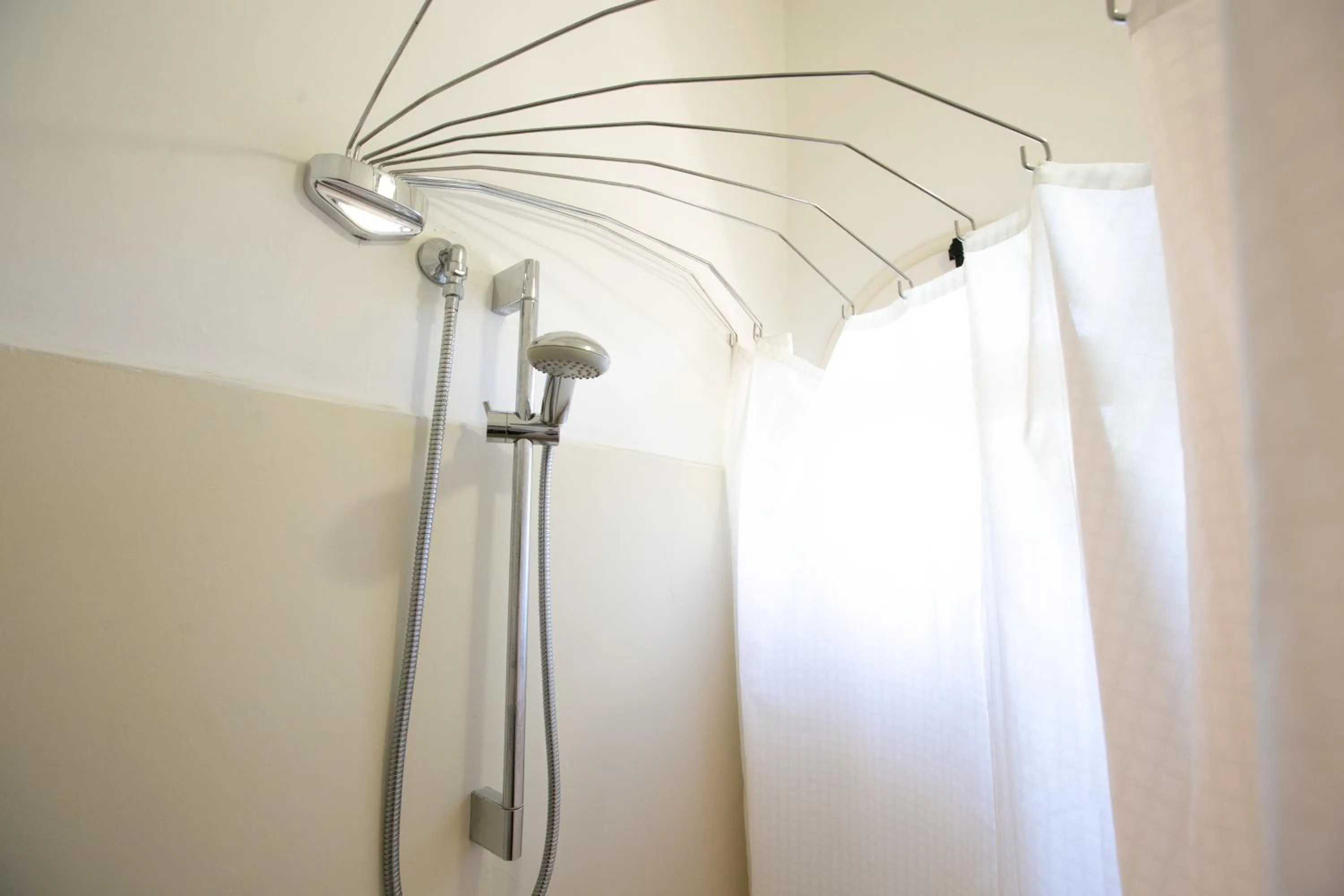 Shower in Villa Gioiosa Beach & Water Park B&B
