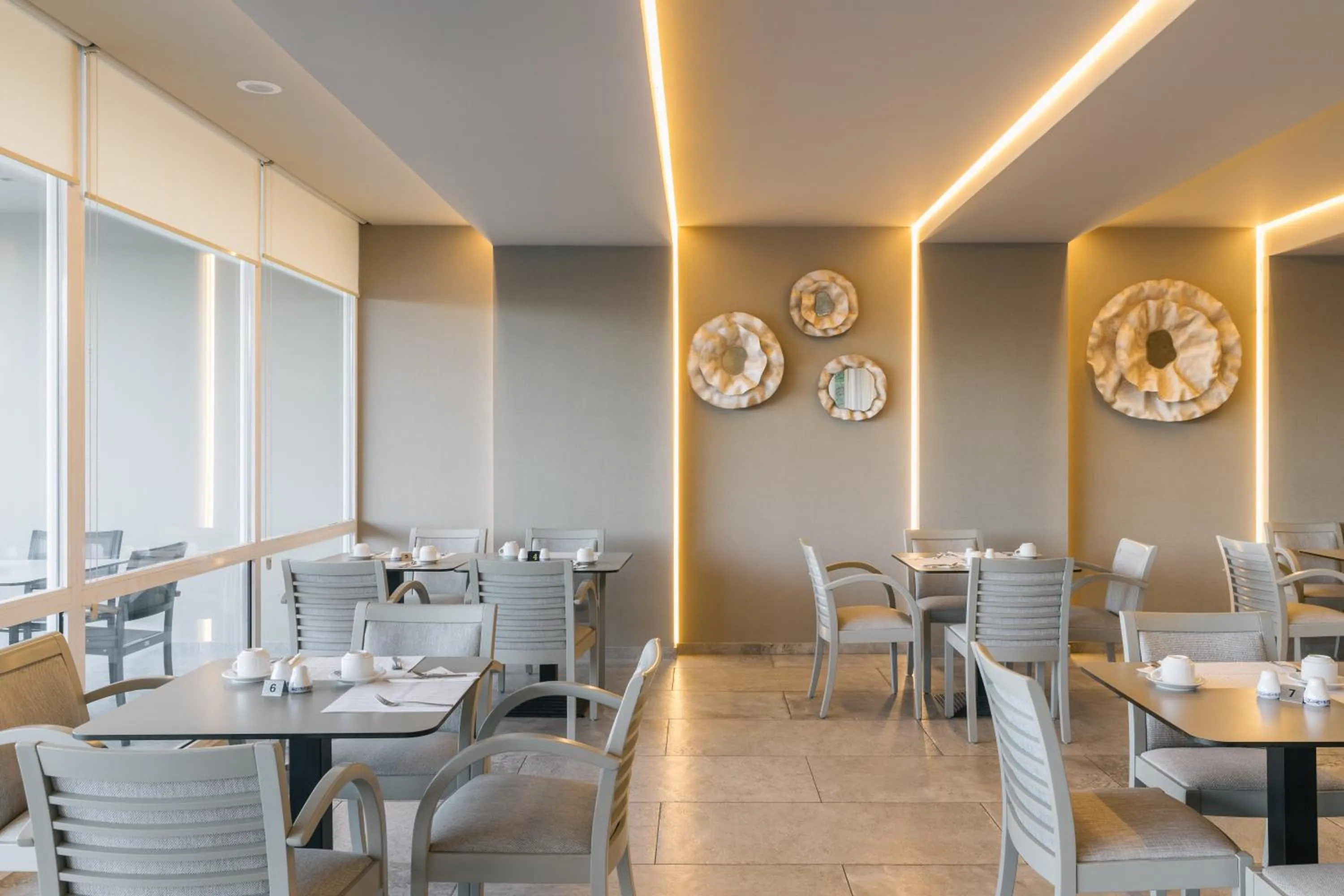 Restaurant/places to eat in Divani Corfu Palace