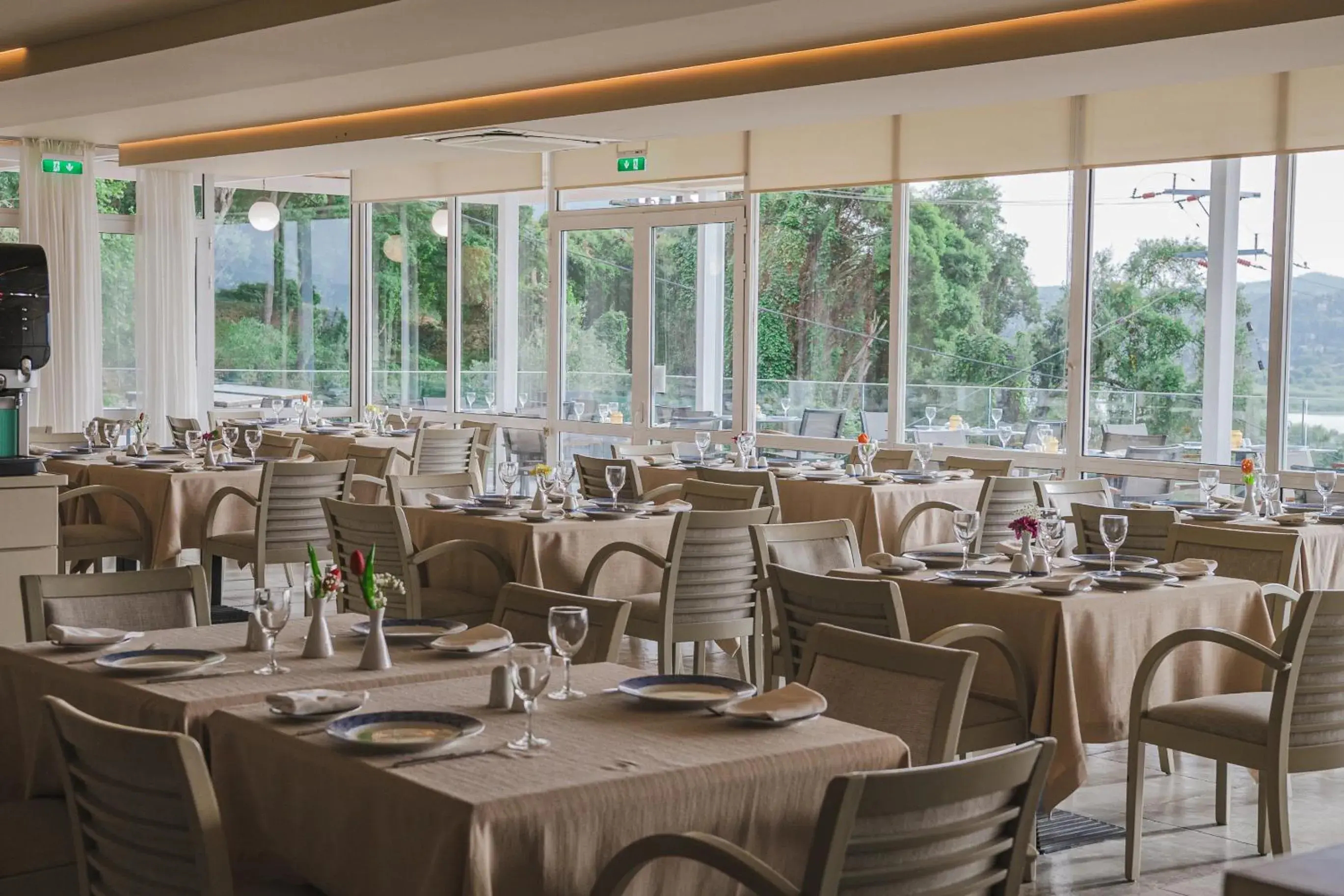 Restaurant/places to eat in Divani Corfu Palace Restaurant/places to eat in Divani Corfu Palace