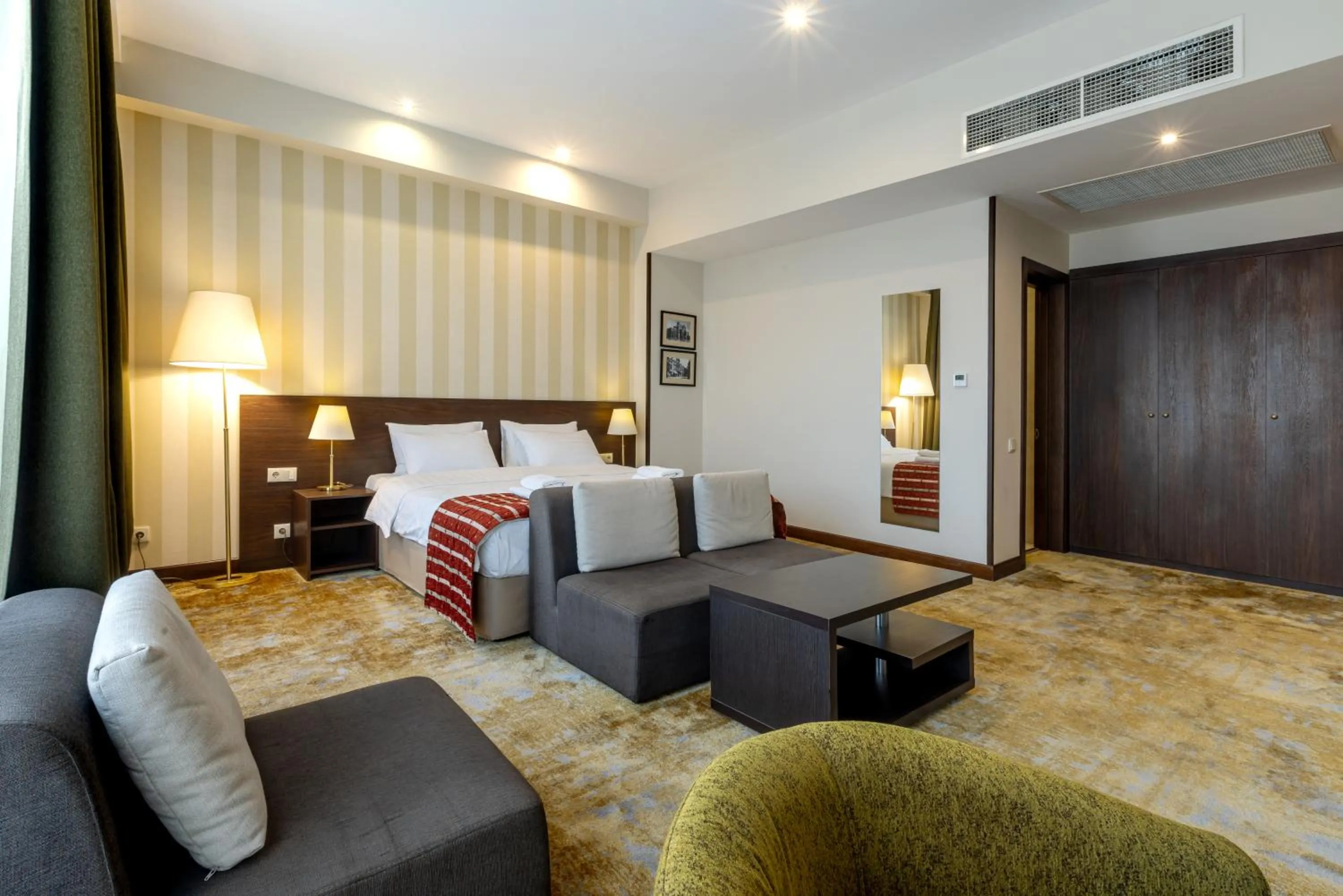 Photo of the whole room, Bed in Citrus Hotel