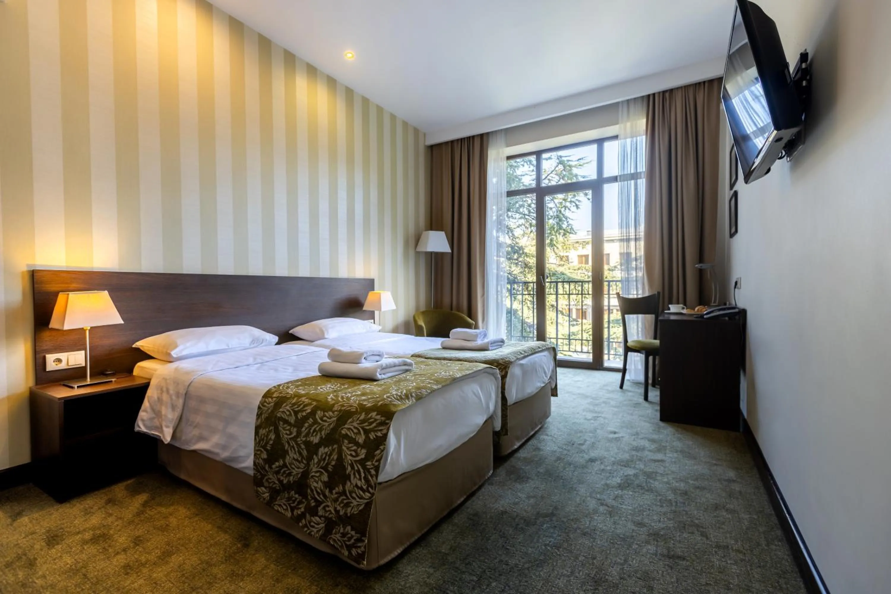 Photo of the whole room, Bed in Citrus Hotel