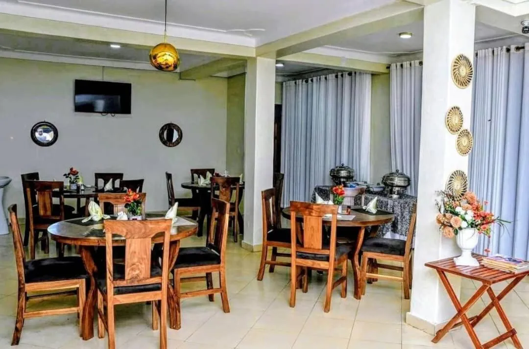 Restaurant/places to eat in Hotel Casabella