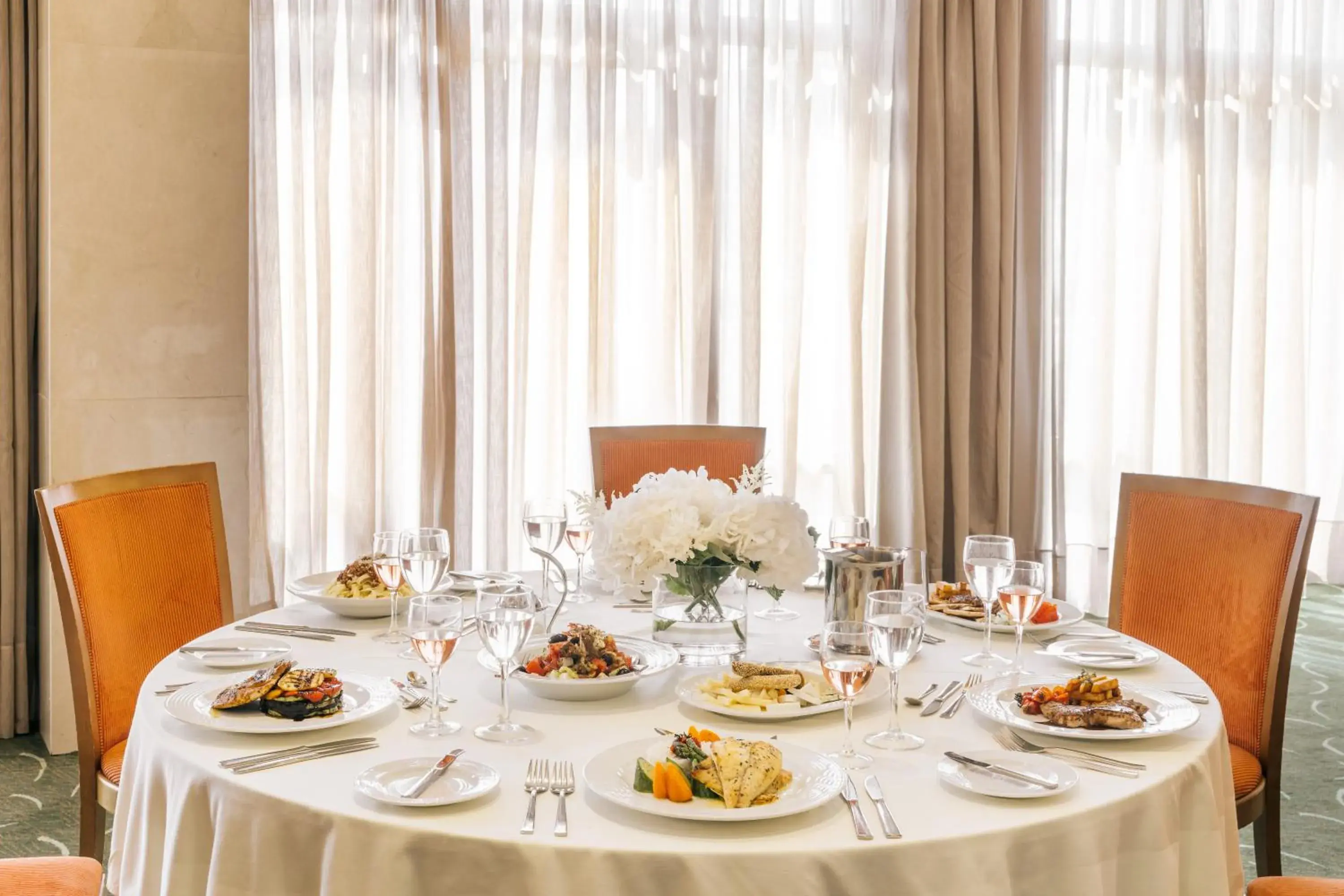 Restaurant/places to eat in Divani Palace Larissa Restaurant/places to eat in Divani Palace Larissa