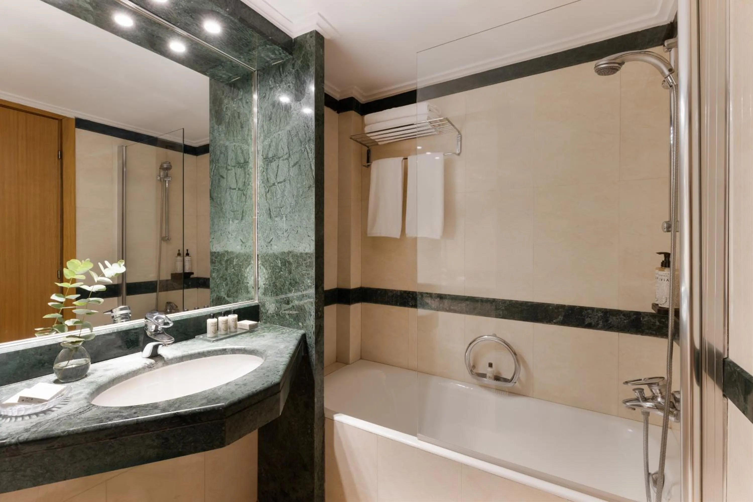 Bathroom in Divani Palace Larissa