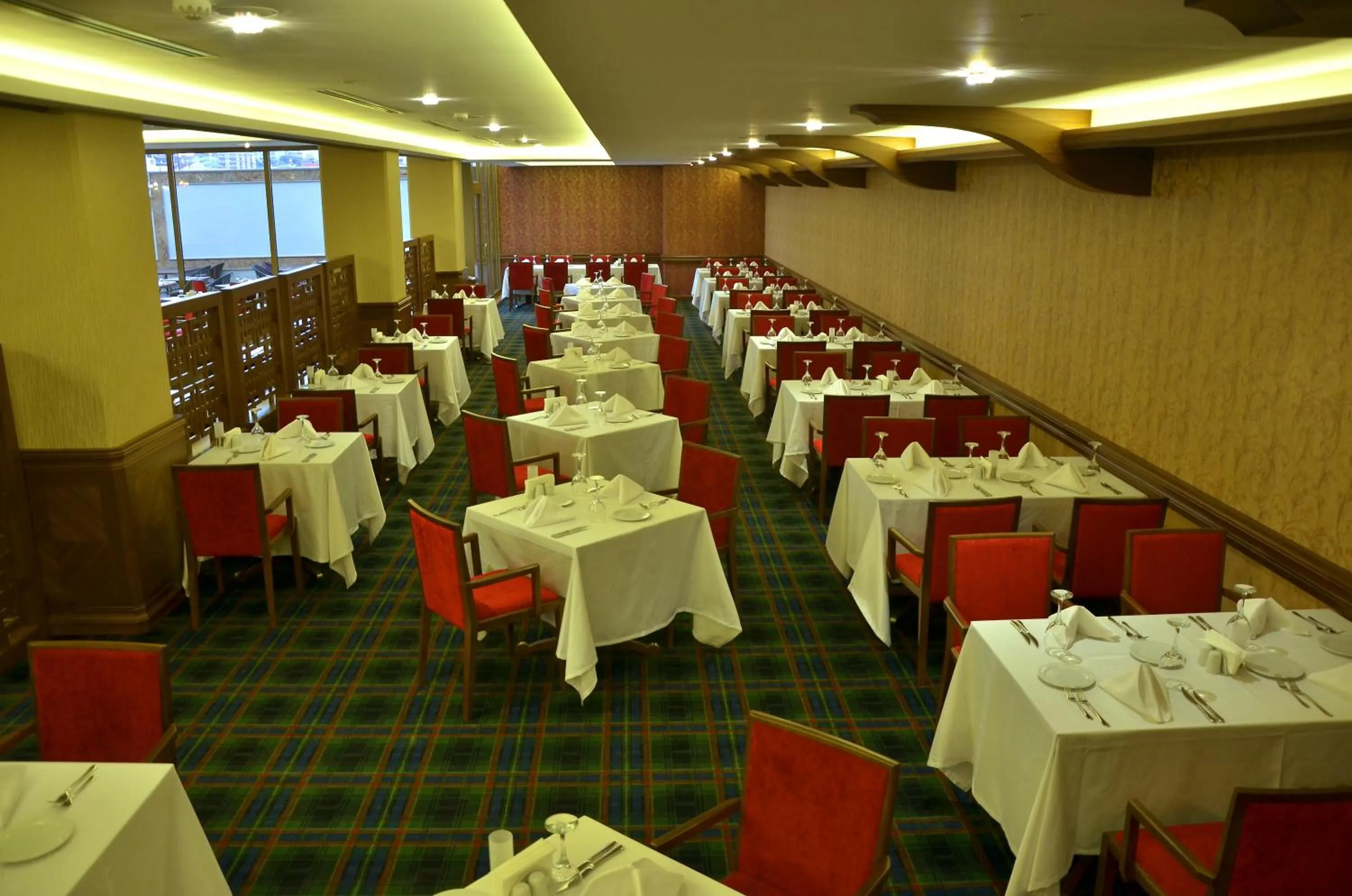 Restaurant/places to eat in Adranos Hotel