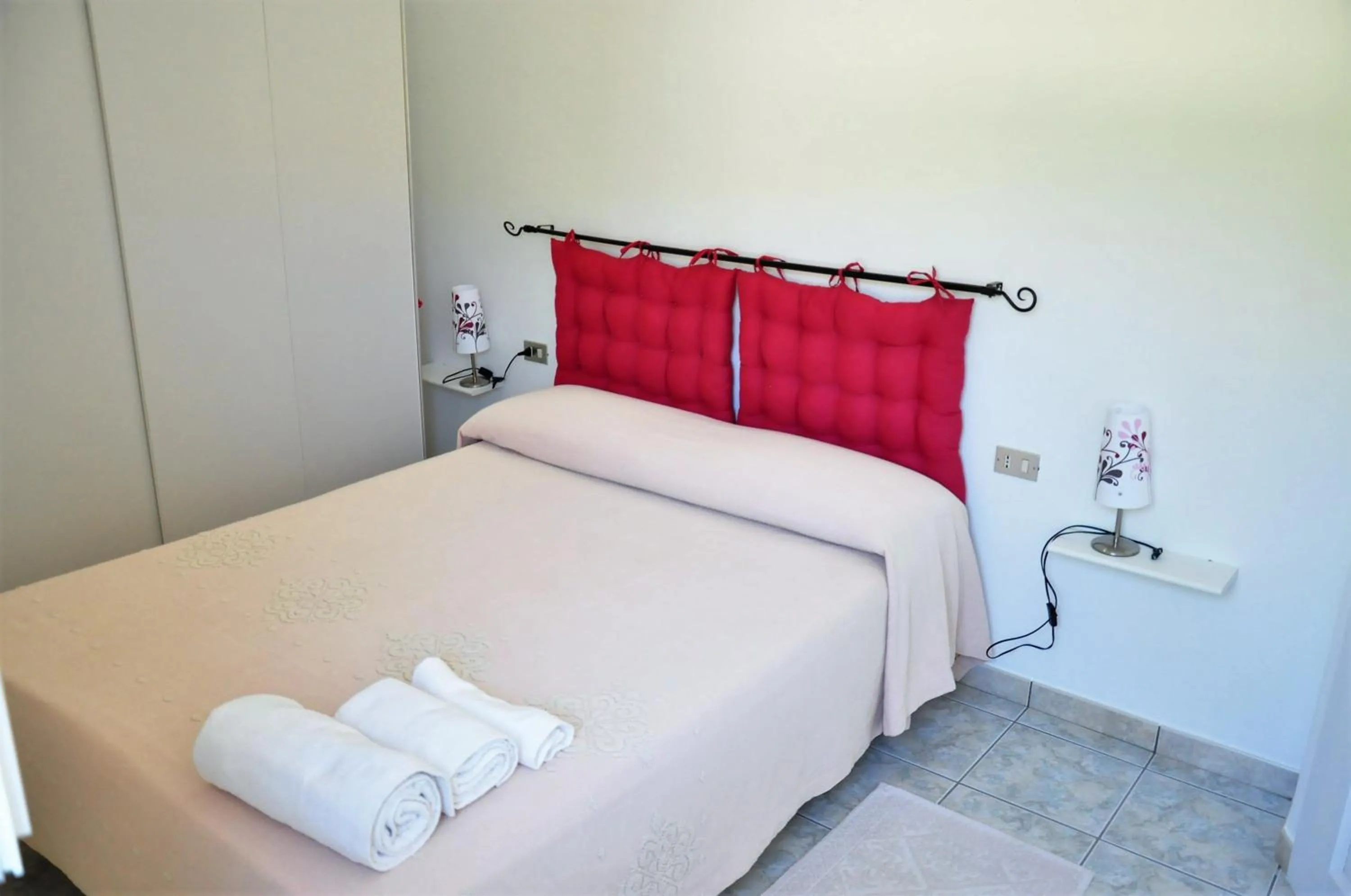 Bed in Sa Teria Village - Appartamenti -