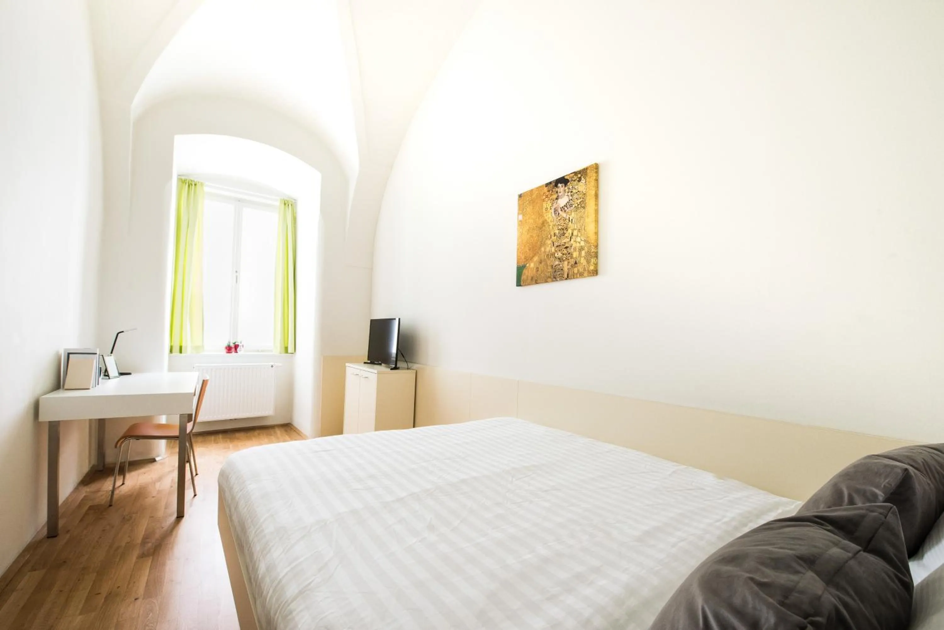 Bed in myNext - Johannesgasse Apartments