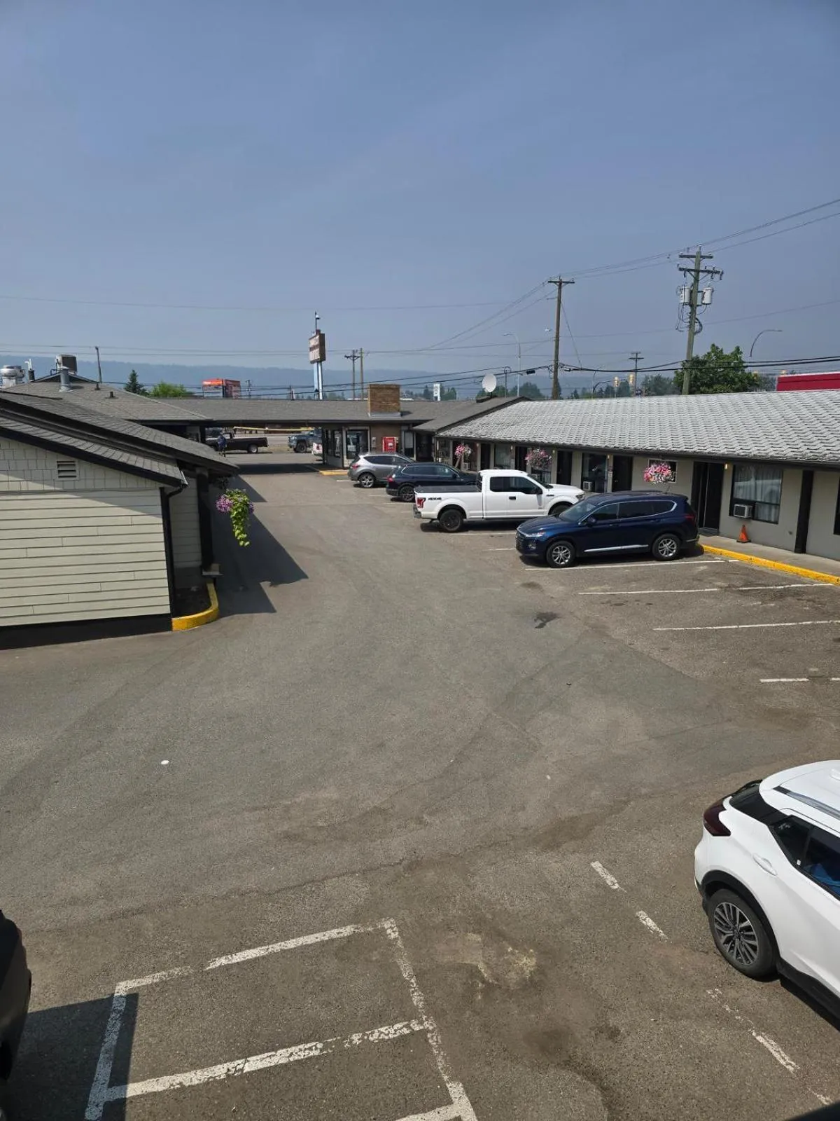 Parking in Camelot Court Motel