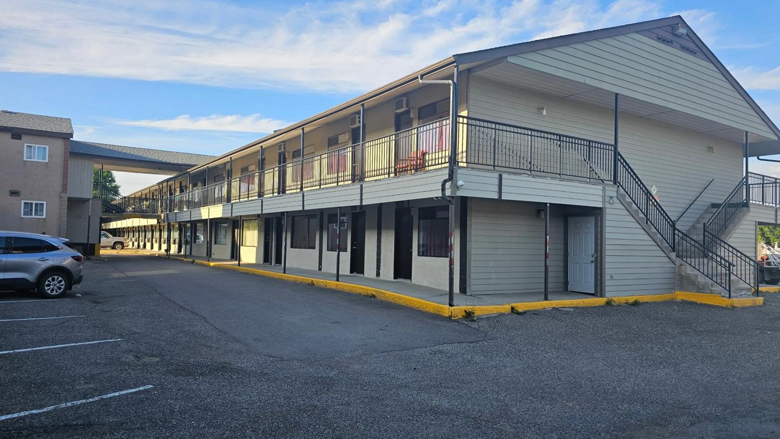 Property building in Camelot Court Motel